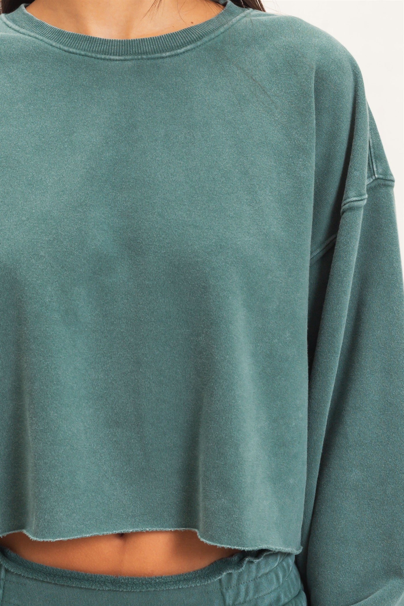 Wholesale Mineral Wash Raw Hem Cropped Sweatshirt Sweatshirts DZ26C968 DARK GREEN DOUBLE ZERO