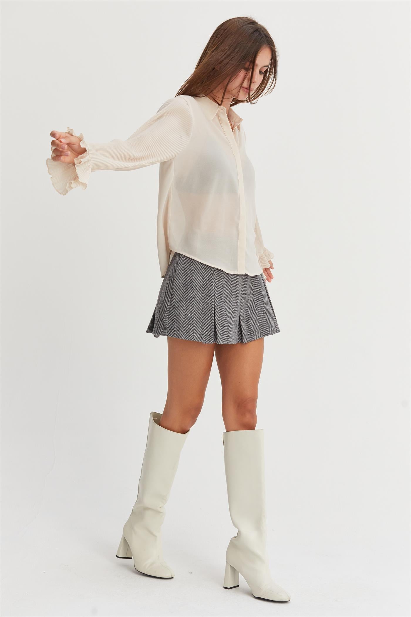 Wholesale Bell Sleeve Blouse With Inside Lining Clothing Tops HF25A769 ECRU HYFVE