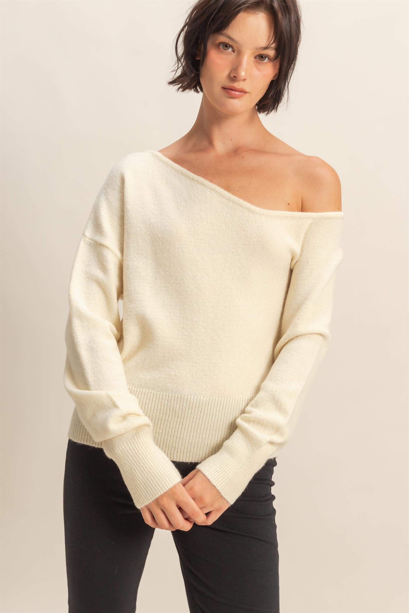 Wholesale Asymmetric Off-Shoulder Sweater Sweaters DZ25F121 CREAM DOUBLE ZERO