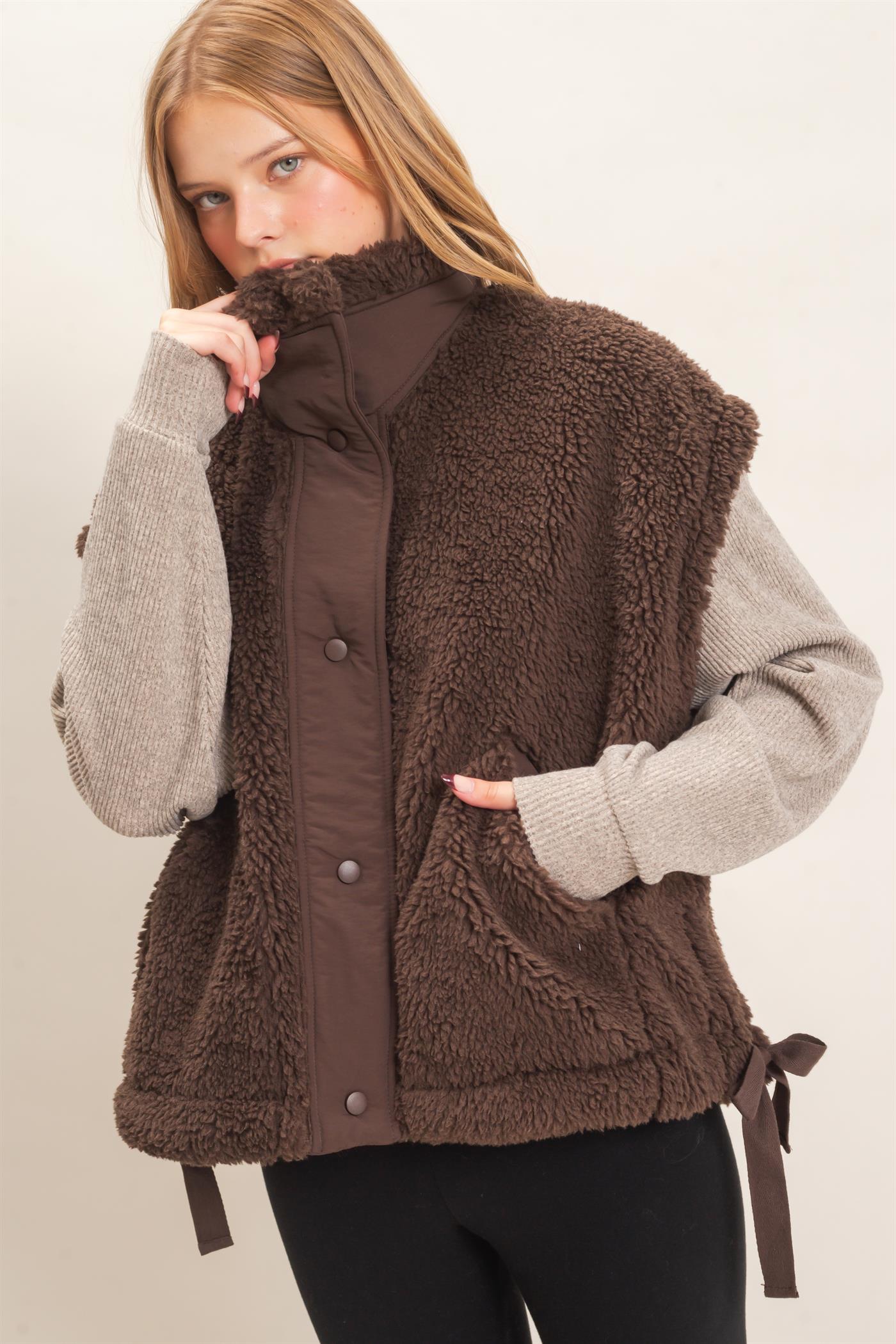 Wholesale Sherpa Vest With Snap Closure Outerwear HF26F131-D BROWN HYFVE