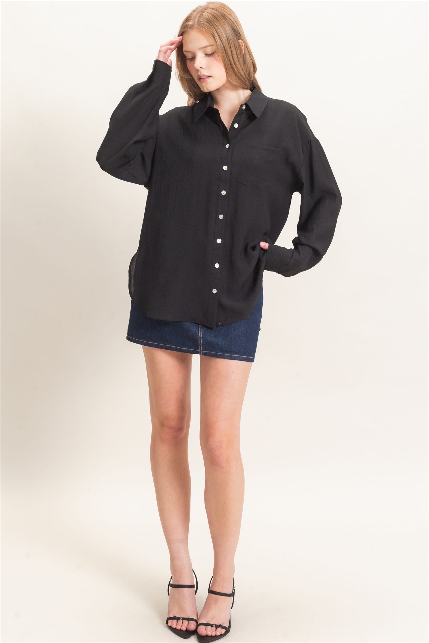 Wholesale Crinkled Button-Up Shirt Clothing Tops HF26E691 BLACK HYFVE