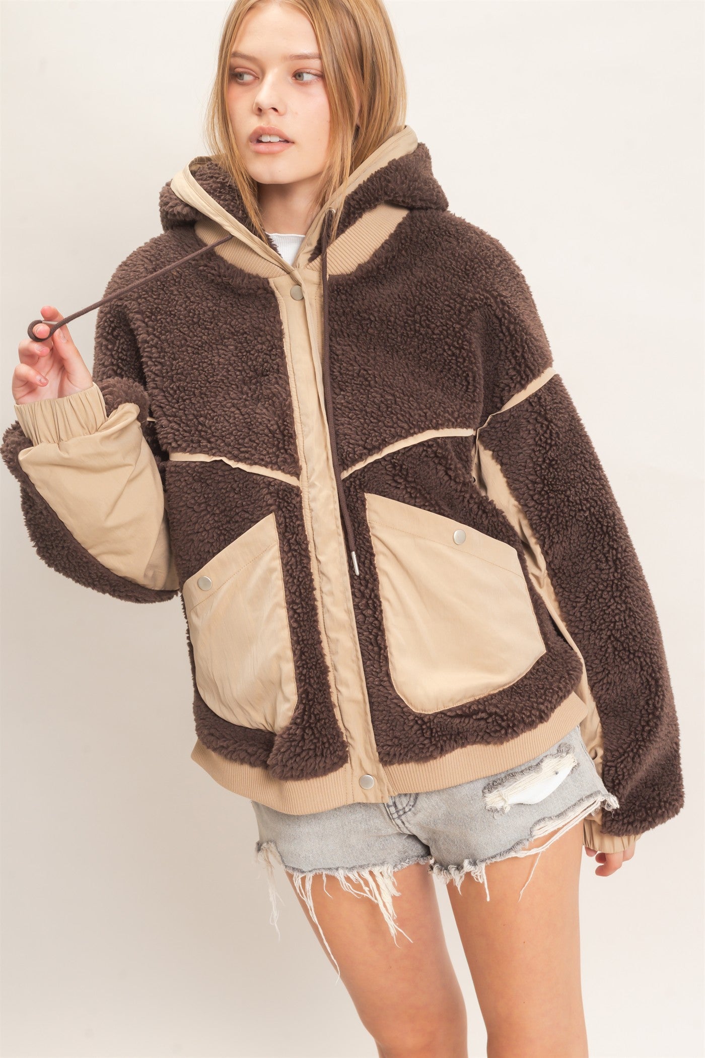 Wholesale Contrast Panel Sherpa Hooded Jacket Hoodies HF26E989 CHOCOLATE HYFVE