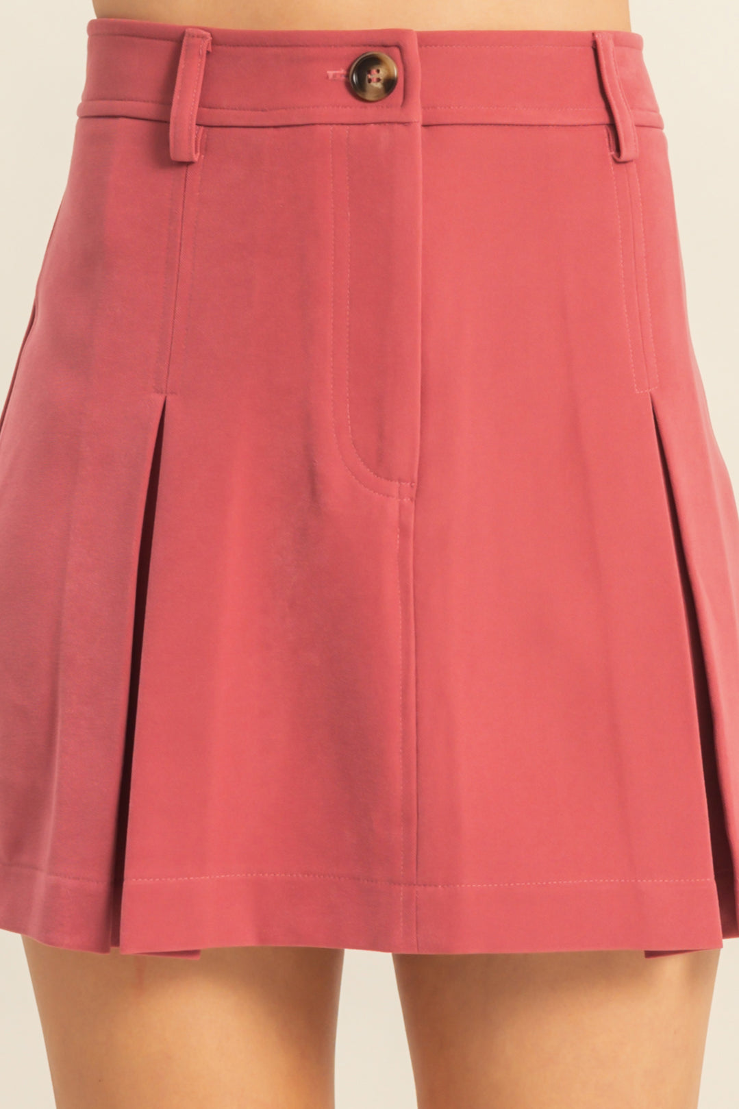 Wholesale Pleated Mini Skirt With Tailored Waistband Skirts HF25C867 BERRY HYFVE