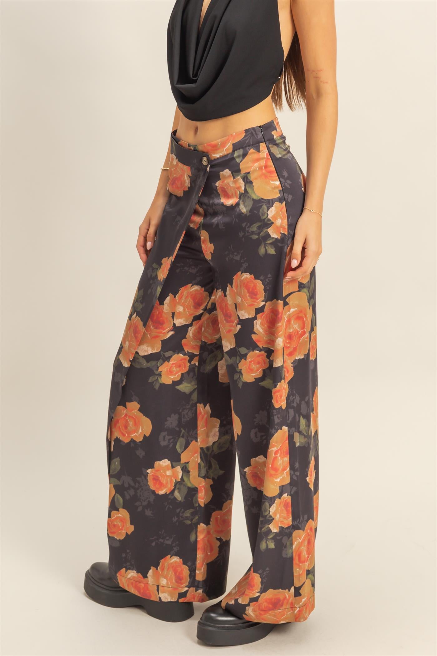 Wholesale Elegant Floral Printed Pants Pants HF25E742 BLACK HYFVE