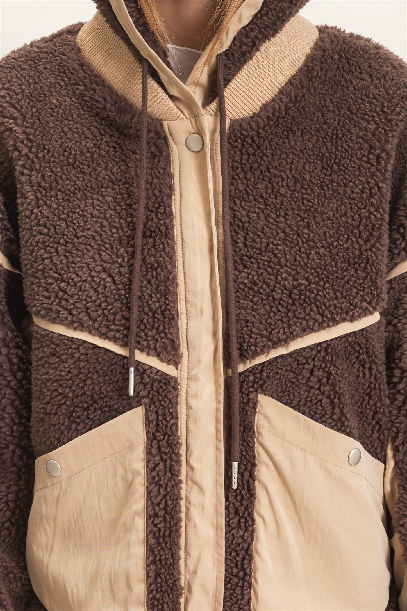 Wholesale Contrast Panel Sherpa Hooded Jacket Hoodies HF26E989 CHOCOLATE HYFVE