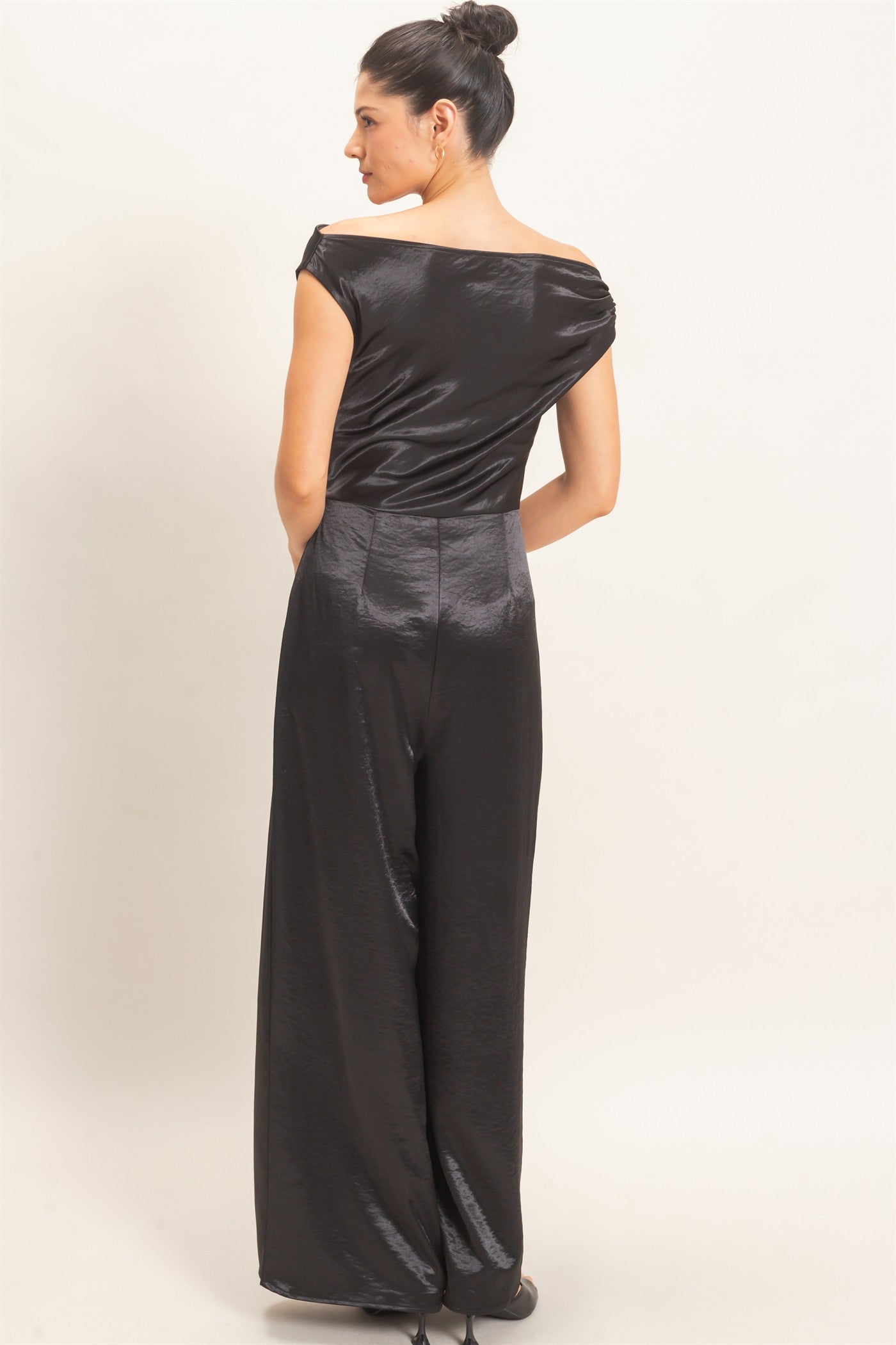 Wholesale Asymmetrical Cowl Neck Wide Leg Jumpsuit Clothing HF26F009 BLACK HYFVE
