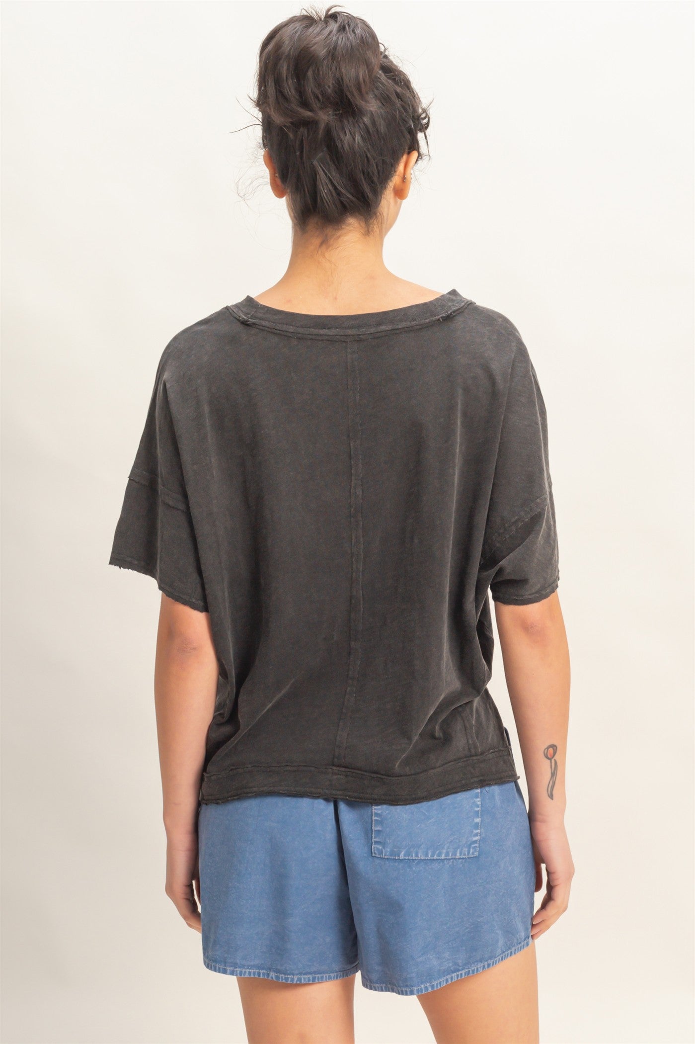 Wholesale Oversized V-Neck Short Sleeve Top Clothing Tops DZ26A032 BLACK DOUBLE ZERO