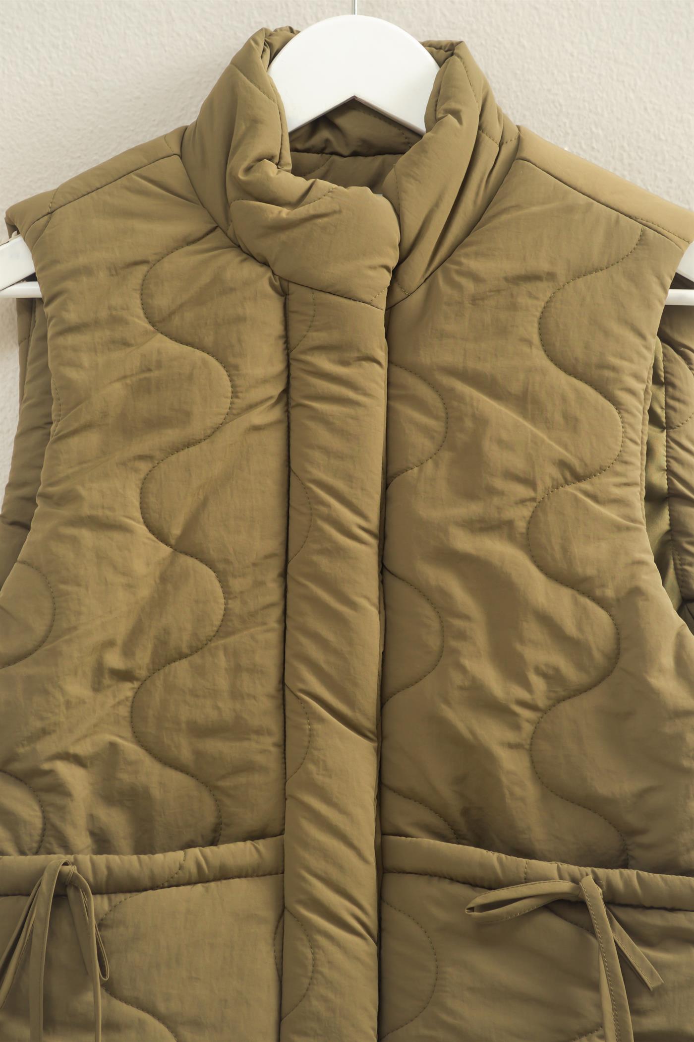 Wholesale Wave Quilted Ribbon Tie Detailed Puffer Vest Vests HF25E498 OLIVE HYFVE