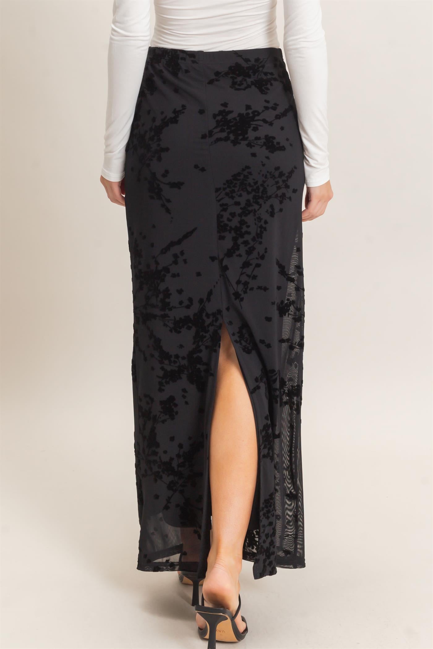 Wholesale Contrast Velvet Print Maxi Skirt Skirts HF26F221 BLACK HYFVE