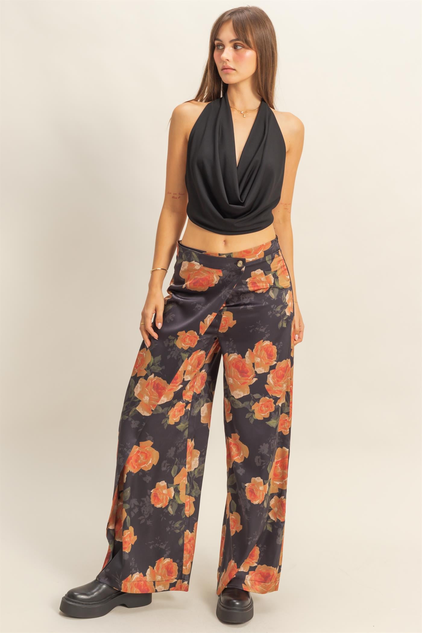 Wholesale Elegant Floral Printed Pants Pants HF25E742 BLACK HYFVE