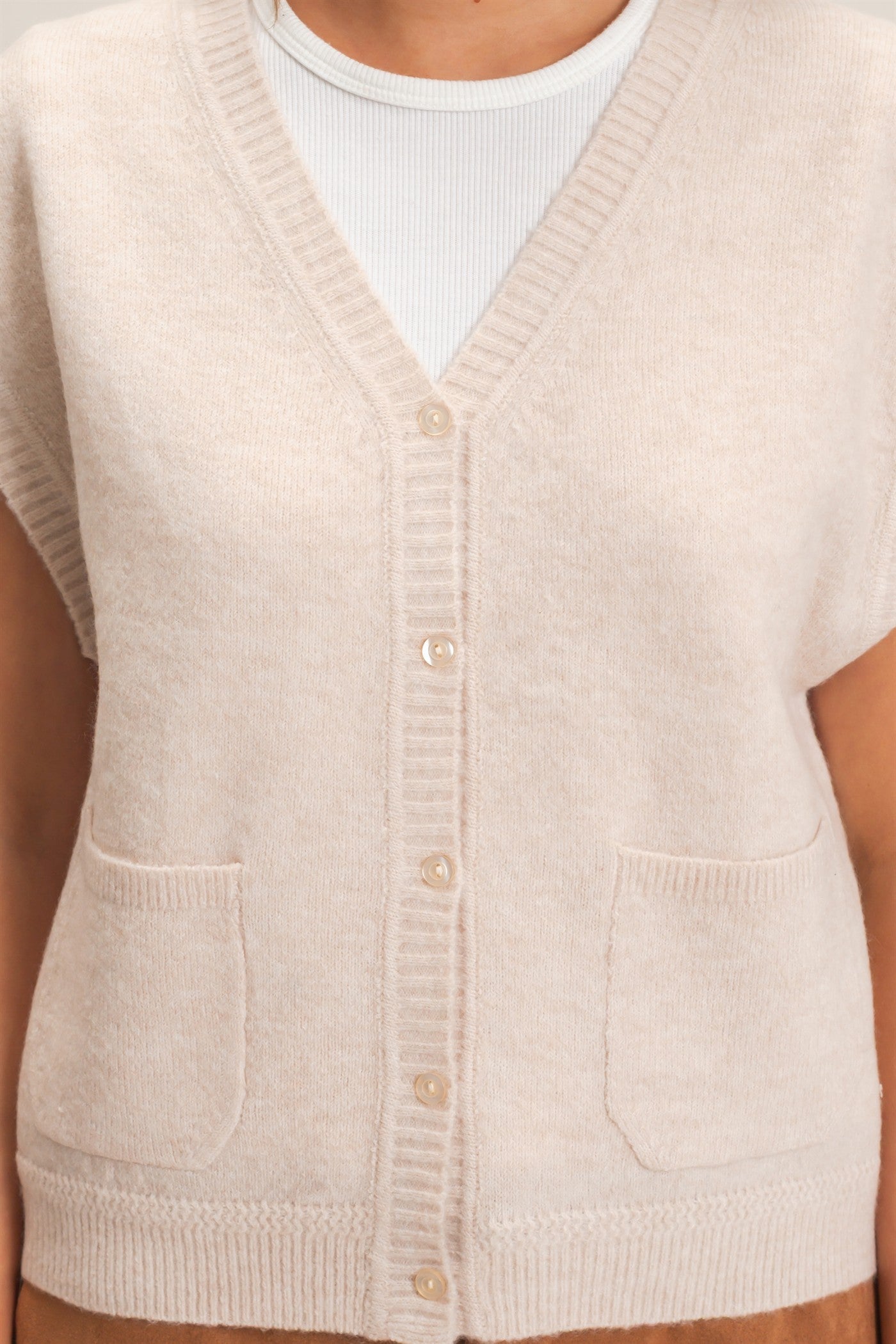 Wholesale V-Neck Buttoned Sweater Vest Sweaters HF26E349 OATMEAL HYFVE