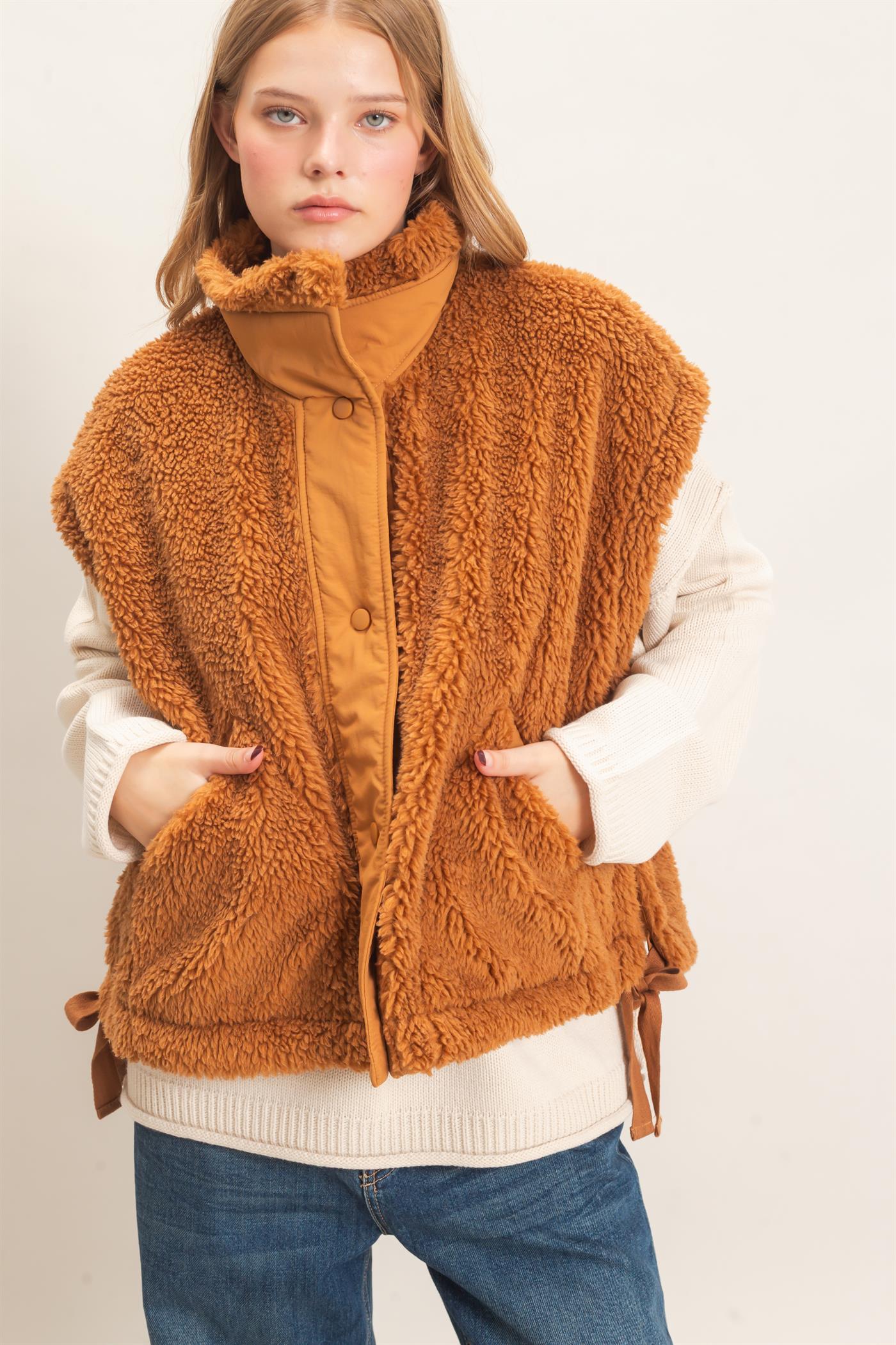 Wholesale Sherpa Vest With Snap Closure Outerwear HF26F131-D CAMEL HYFVE