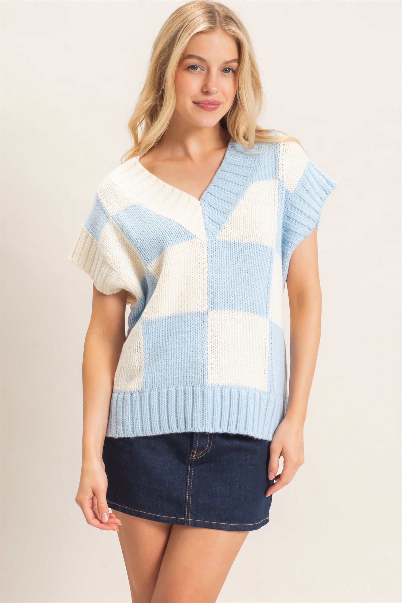 Wholesale Ribbed V-Neck Checkered Sweater Vest Sweaters HF26F180 BLUE HYFVE