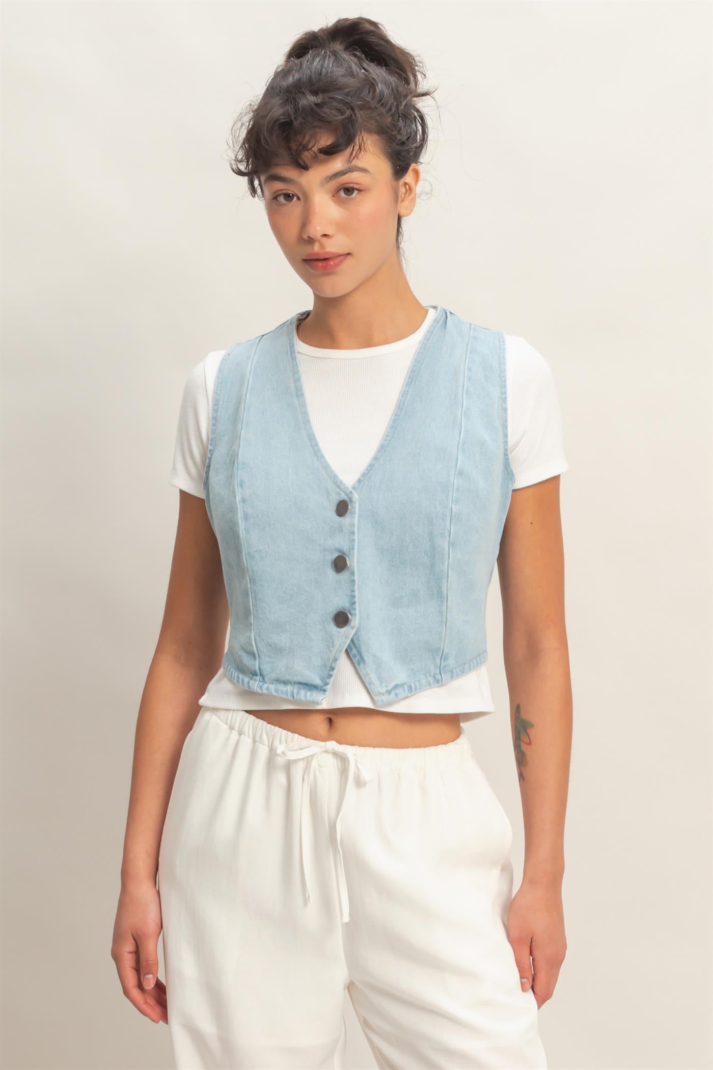 Wholesale V-Neck Sleeveless Denim Vest Clothing Tops DZ26C736 LIGHT BLUE DOUBLE ZERO