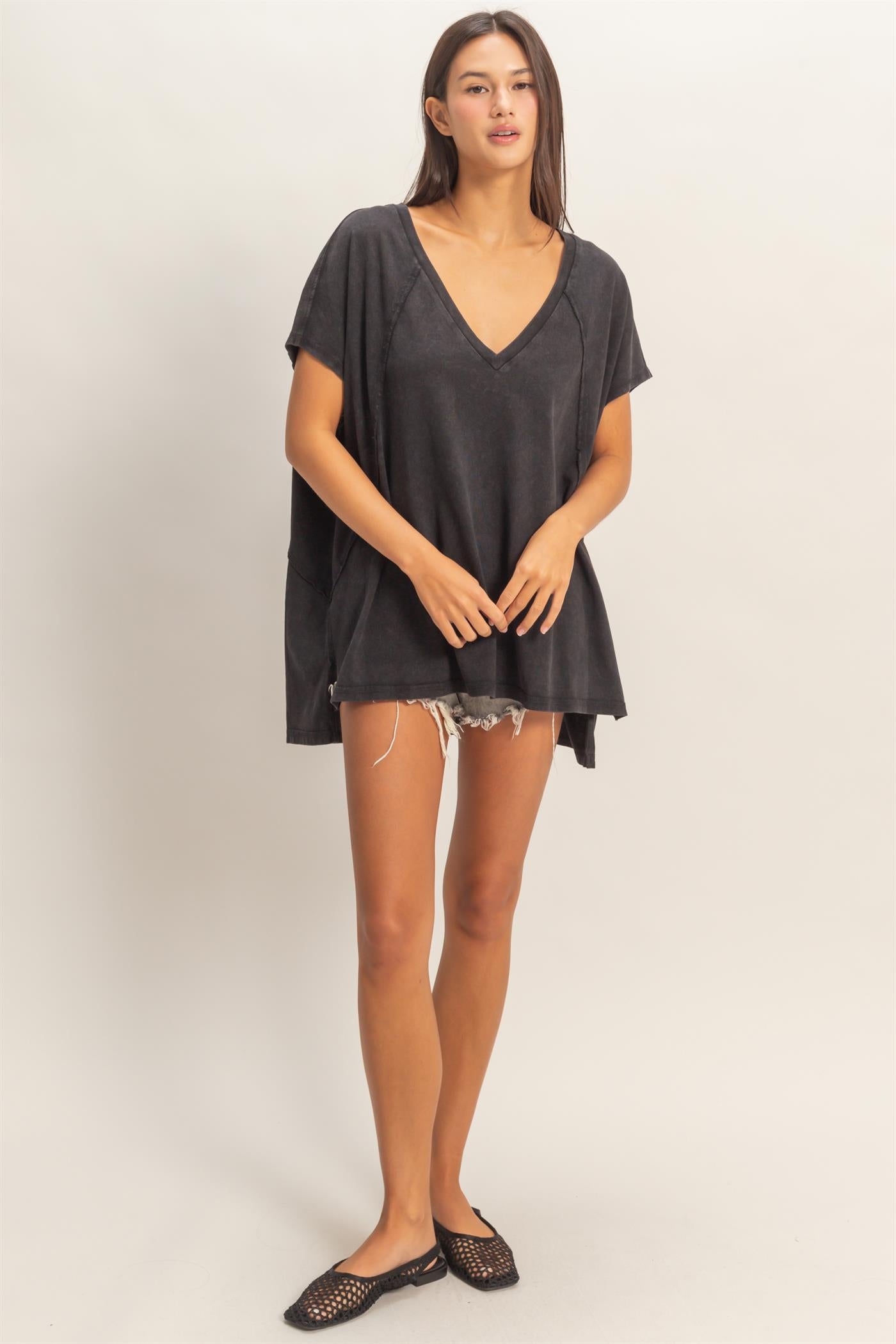 Wholesale Oversized V-Neck Mineral Washed Top Clothing Tops DZ26A585 BLACK DOUBLE ZERO
