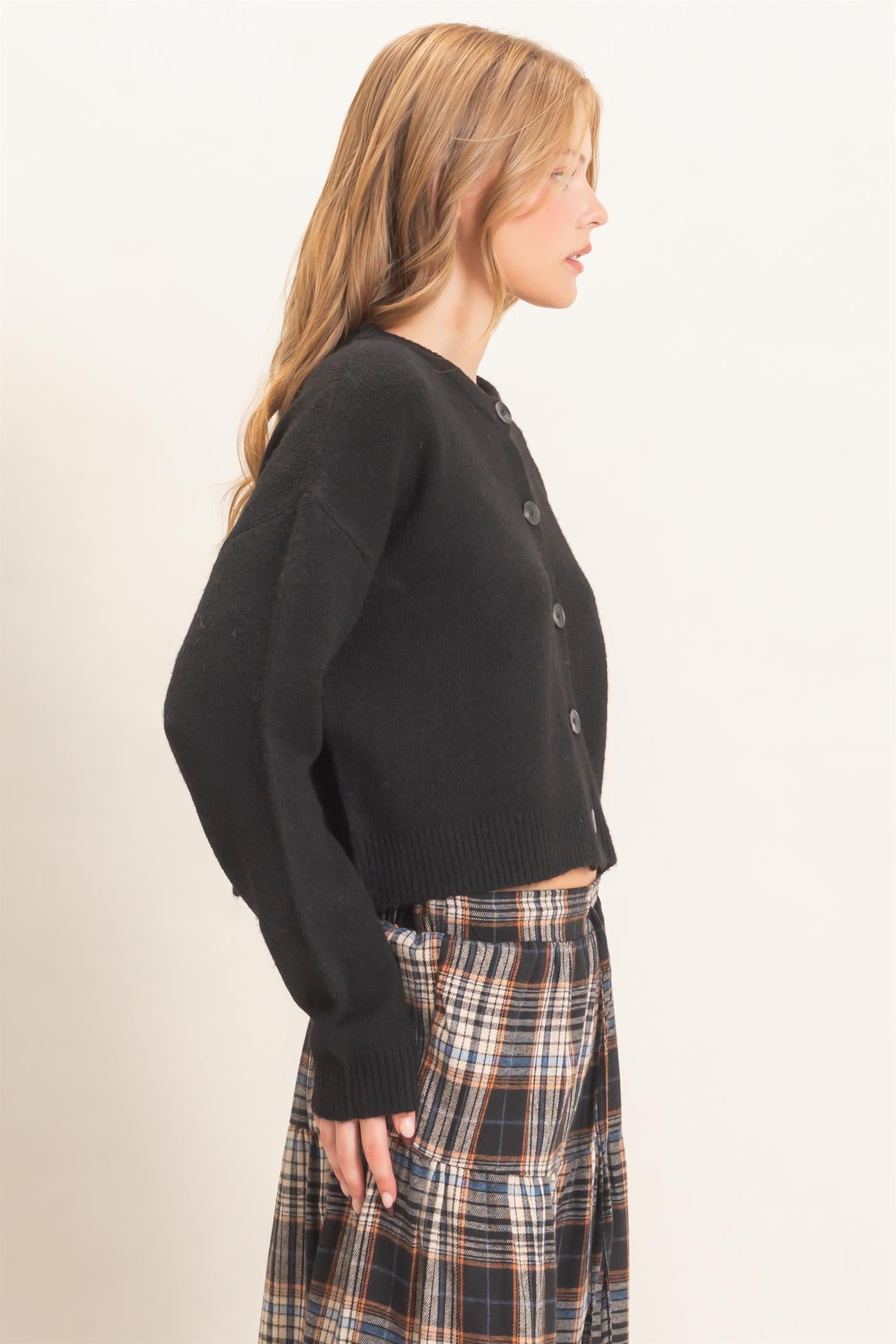 Wholesale Crew Neck Cardigan Sweater Cardigans HF26E226-D BLACK HYFVE
