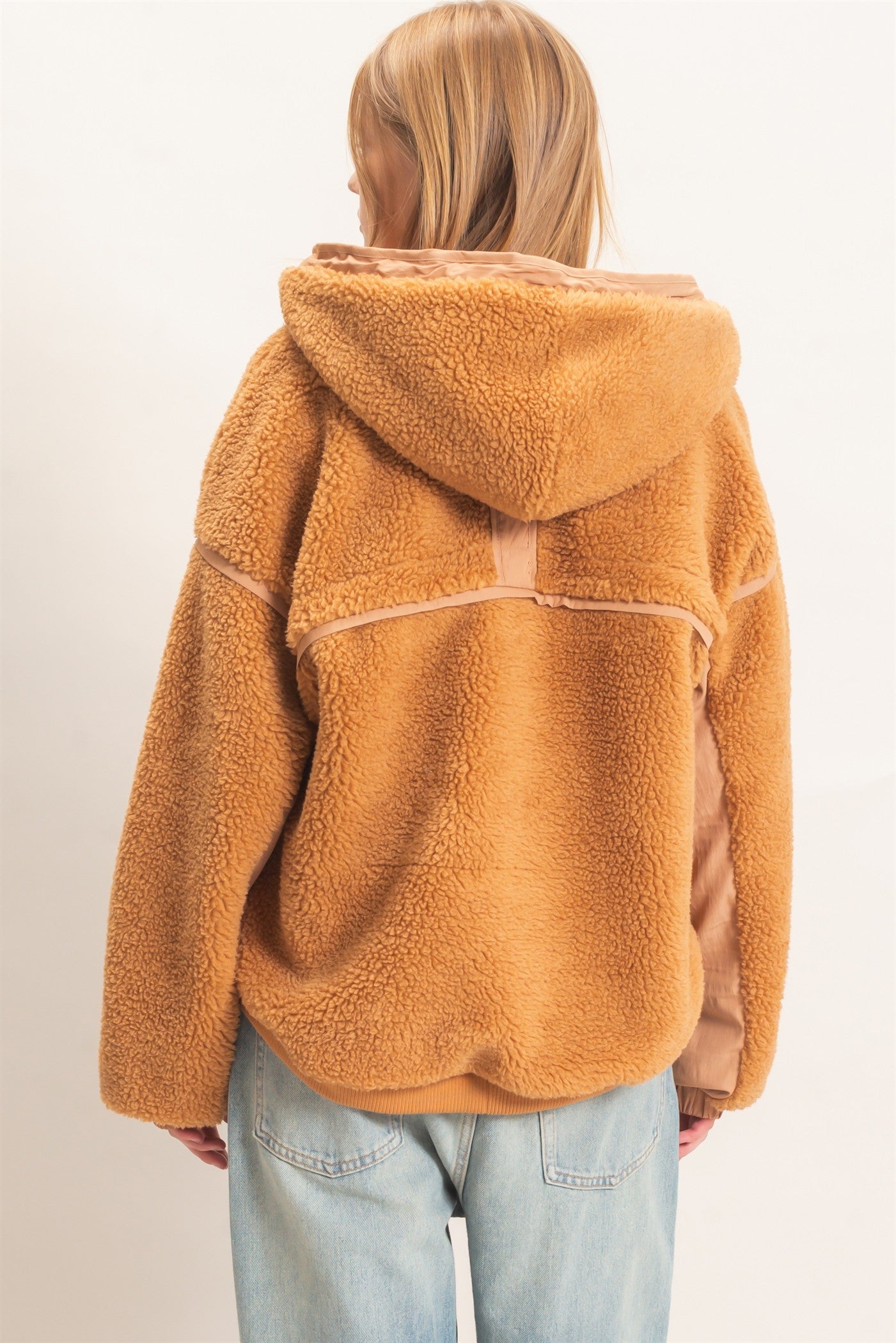 Wholesale Contrast Panel Sherpa Hooded Jacket Hoodies HF26E989 CAMEL HYFVE