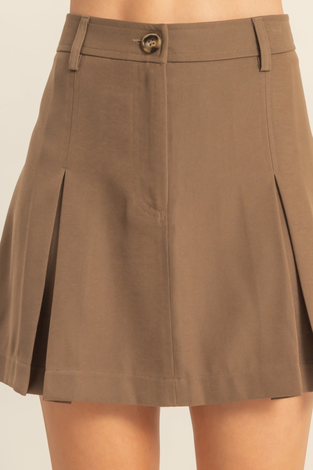 Wholesale Pleated Mini Skirt With Tailored Waistband Skirts HF25C867 OLIVE HYFVE