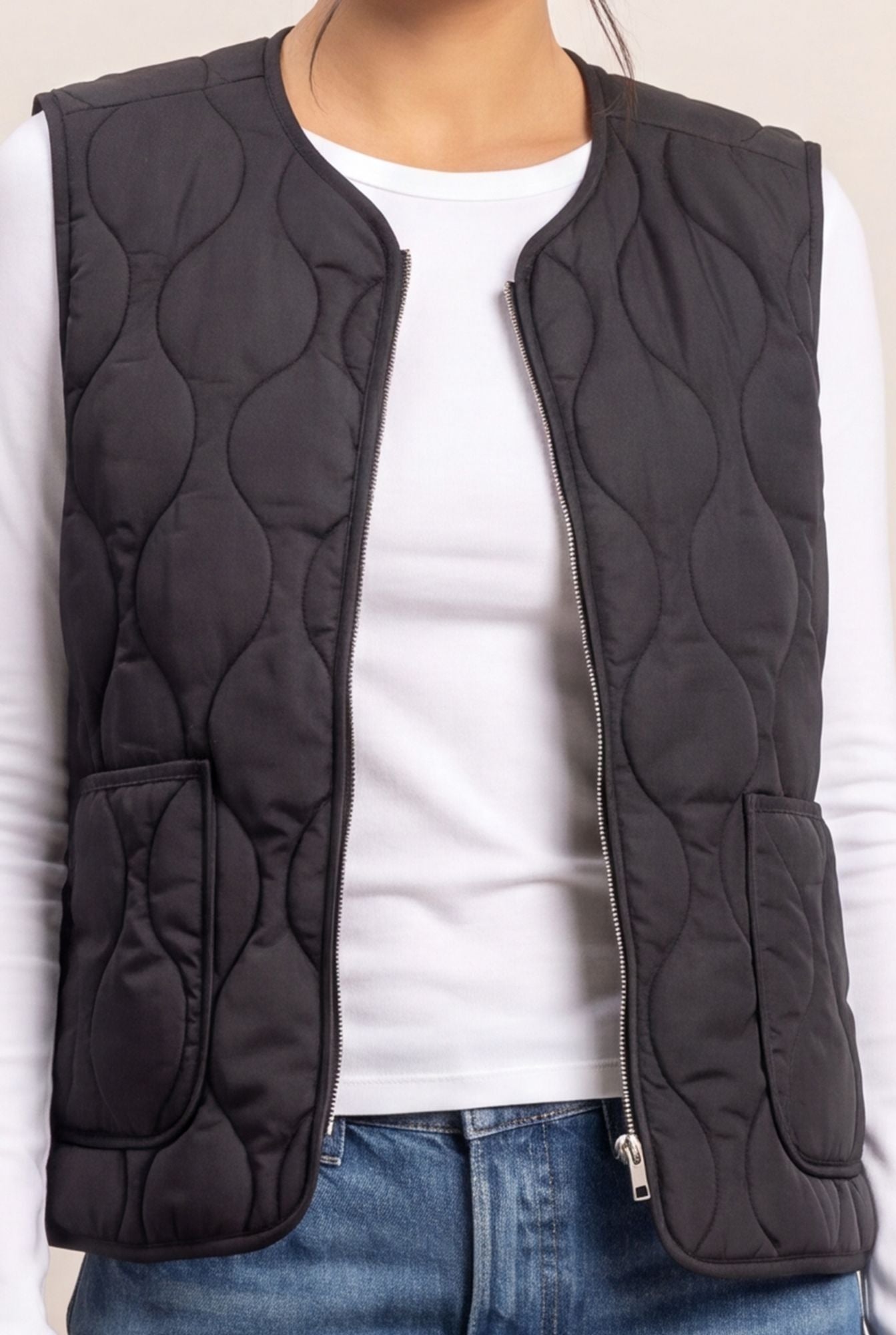 Wholesale Quilted Vest With Pockets Vests DZ26F336 BLACK DOUBLE ZERO