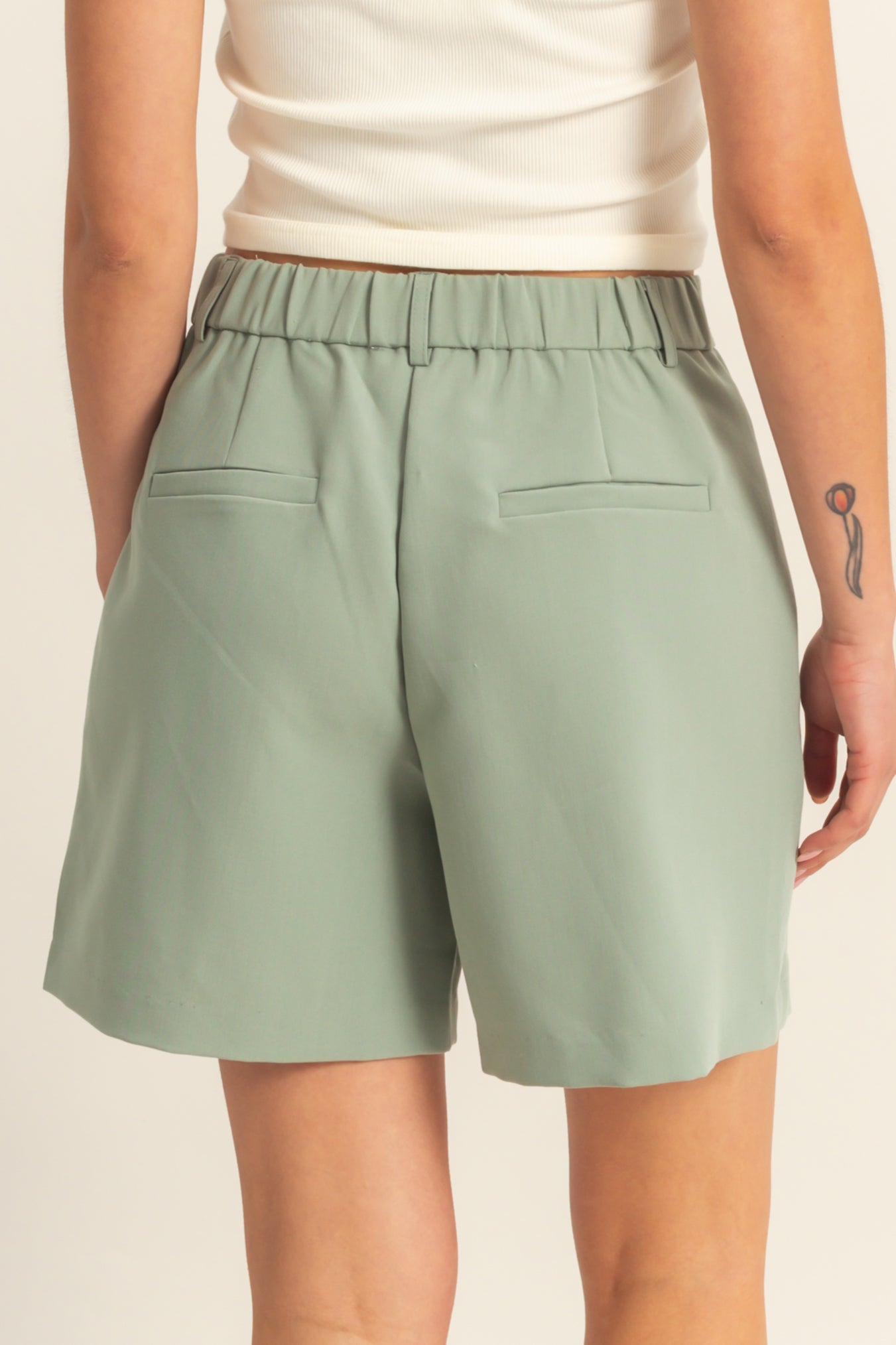 Wholesale High Waist Pleated Chic Shorts Shorts DZ25E127 SAGE GREEN DOUBLE ZERO