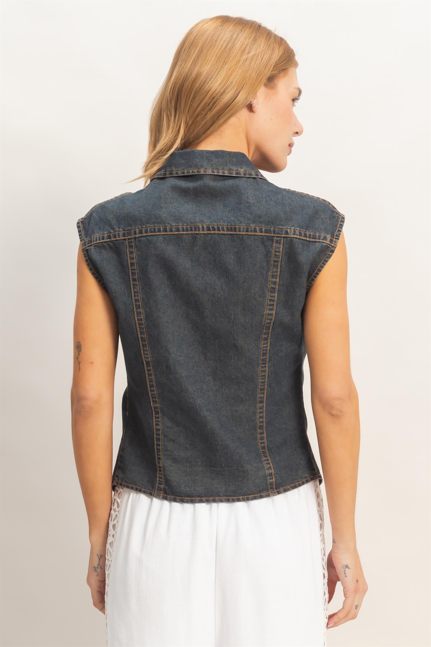 Wholesale Sleeveless Denim Button-Up Top Clothing Tops HF26C221 DARK BLUE HYFVE