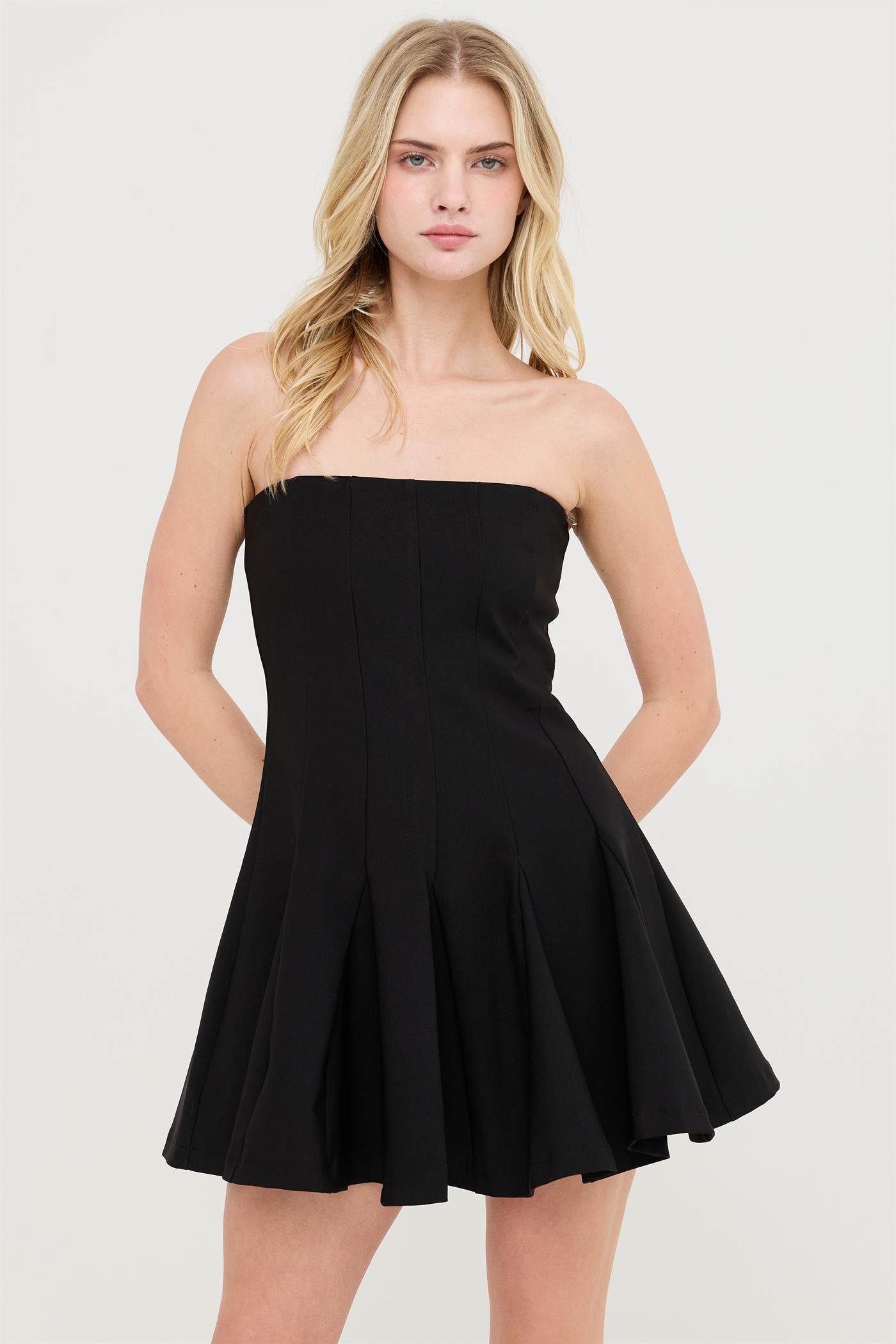Wholesale Strapless Tube Dress With Godet Dresses HF26A294 BLACK HYFVE