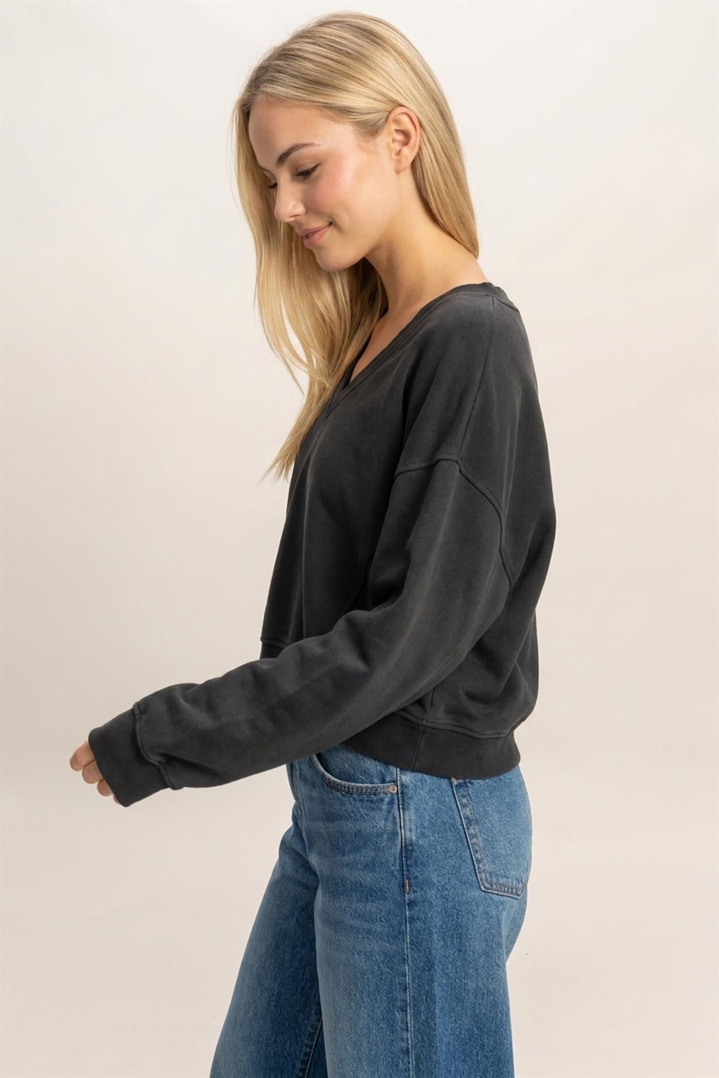 Wholesale Snow Wash V-Neck Sweatshirt Sweatshirts DZ26C844 BLACK DOUBLE ZERO