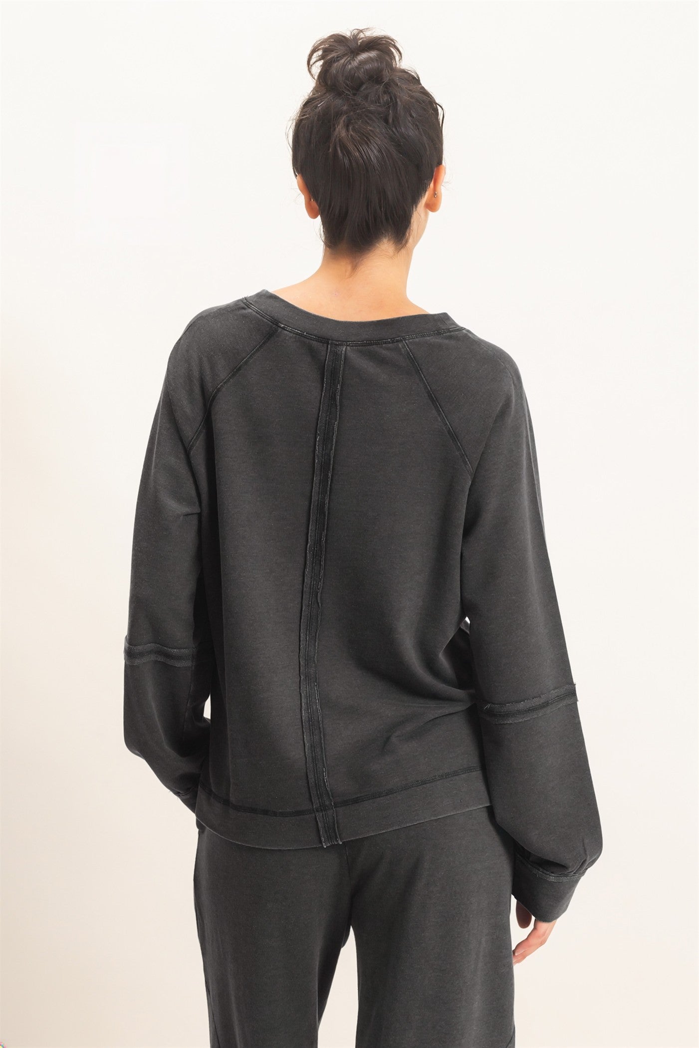 Wholesale Mineral Wash V-Neck Seam Detail Sweatshirt Sweatshirts DZ26F014 BLACK DOUBLE ZERO