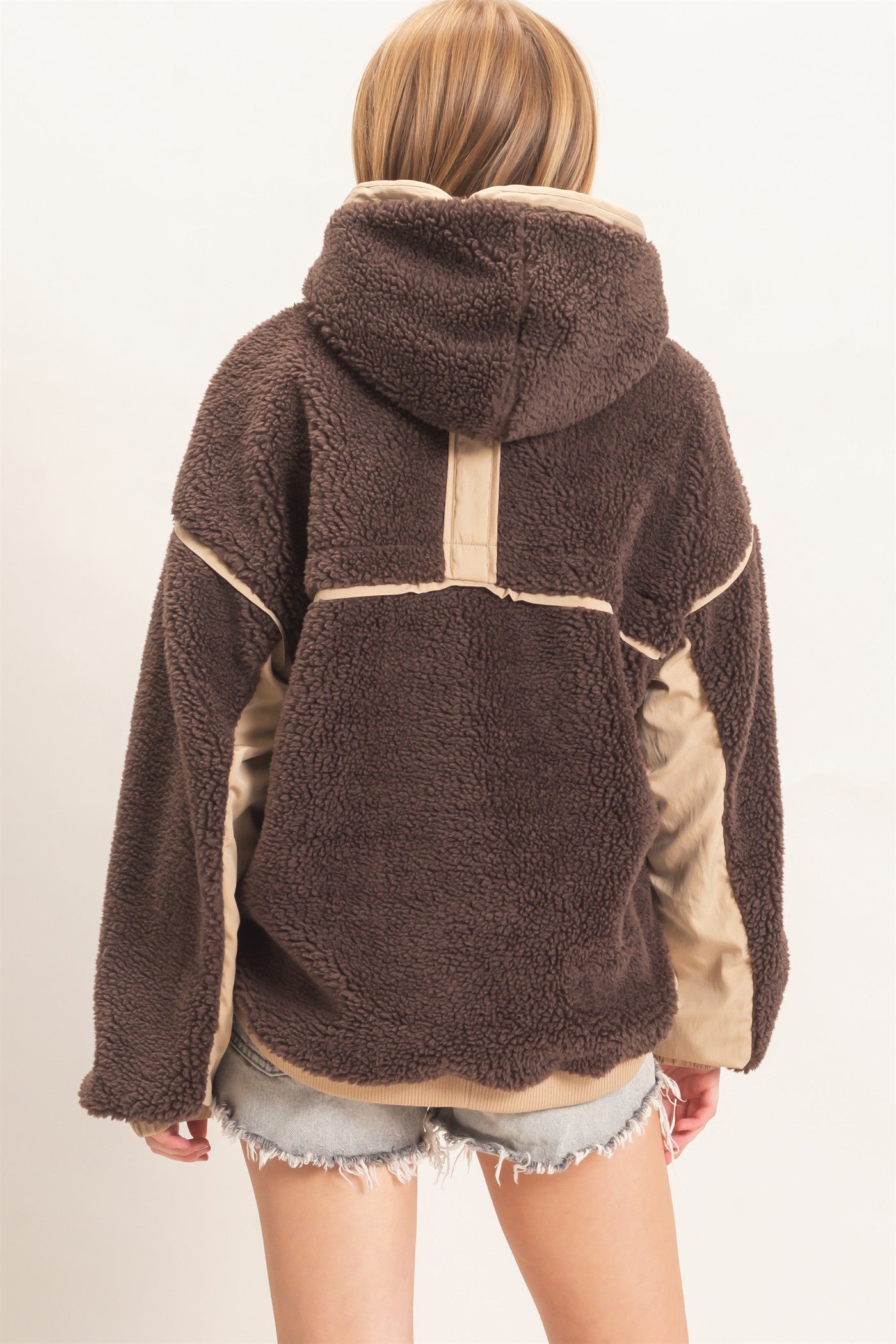 Wholesale Contrast Panel Sherpa Hooded Jacket Hoodies HF26E989 CHOCOLATE HYFVE