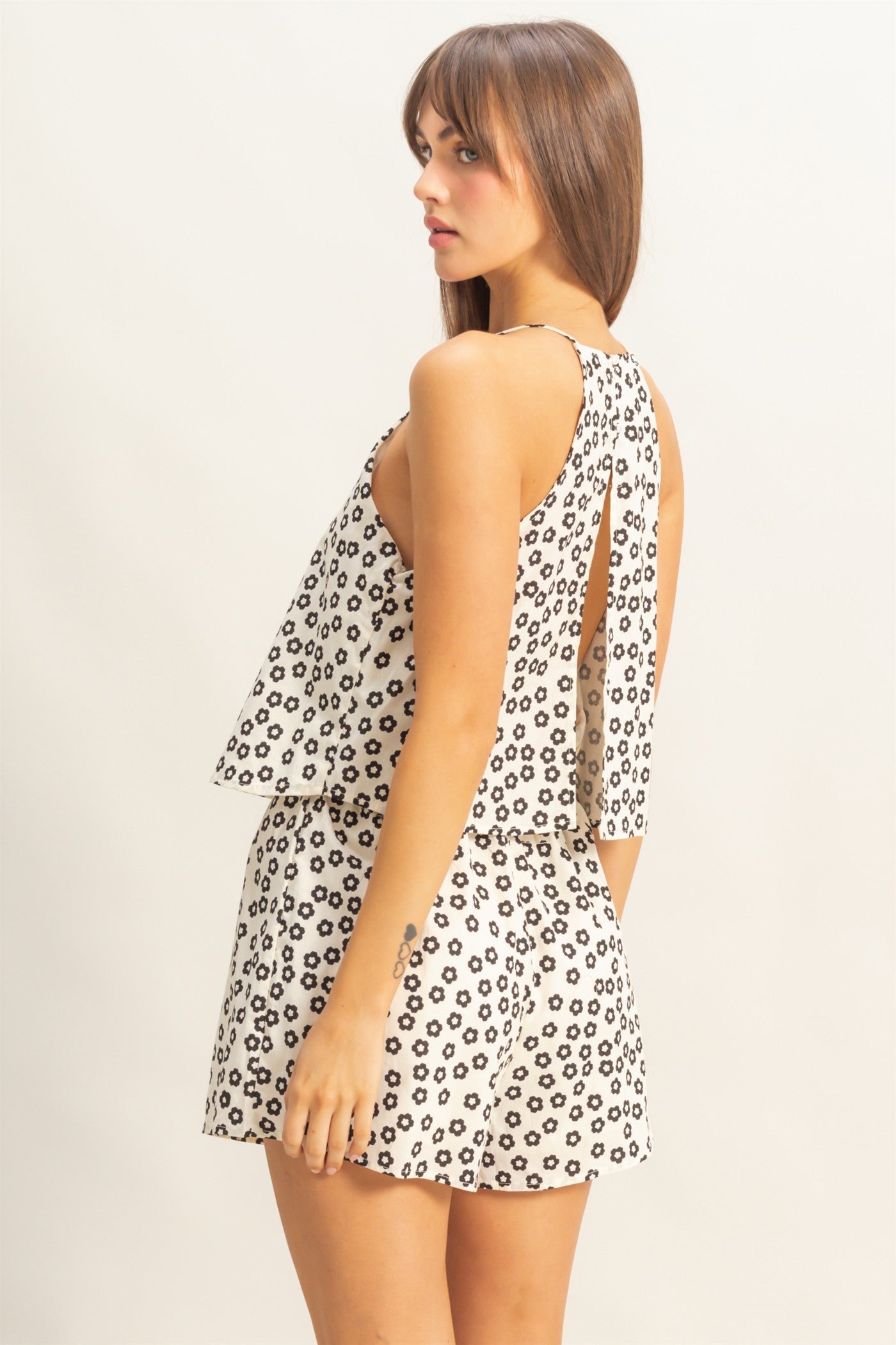 Wholesale Ditsy Print Halter Neck Open Back Romper Clothing HF25E128 WHITE HYFVE