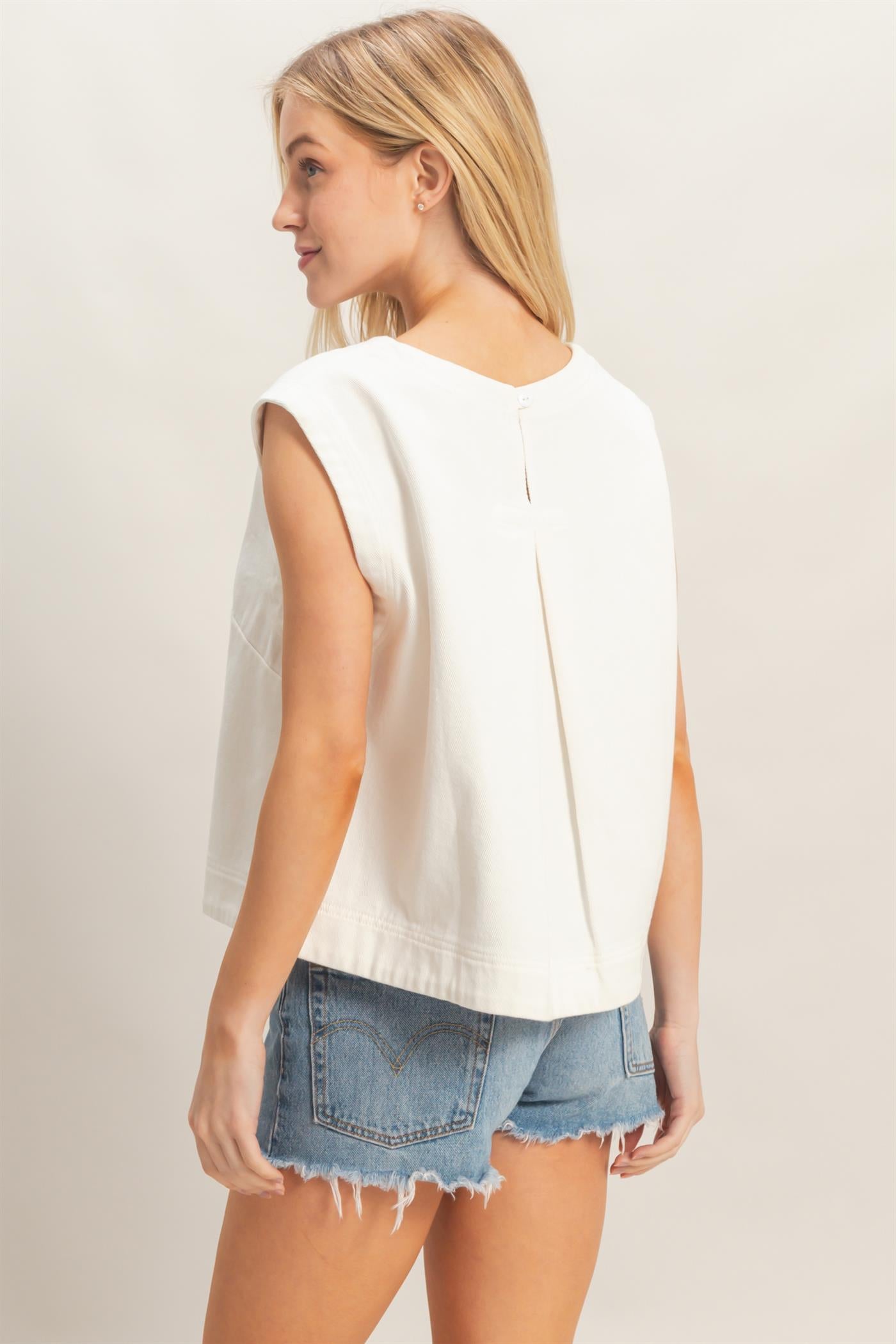 Wholesale Sleeveless Denim Top Clothing Tops HF26C107 WHITE DENIM HYFVE