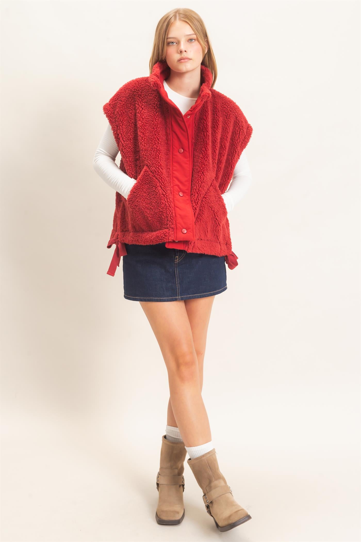 Wholesale Sherpa Vest With Snap Closure Outerwear HF26F131-D BURGUNDY HYFVE