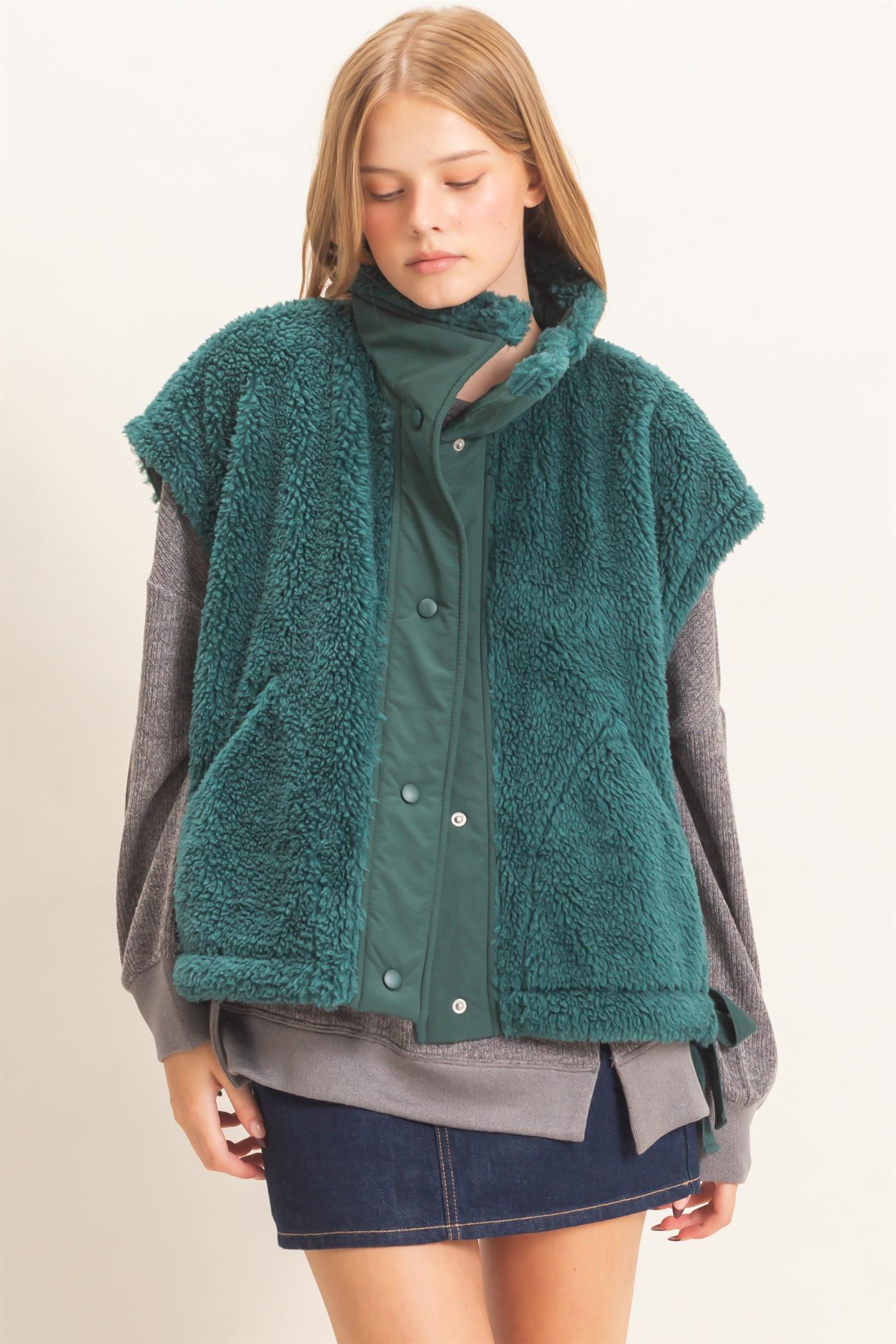 Wholesale Sherpa Vest With Snap Closure Outerwear HF26F131-D GREEN HYFVE