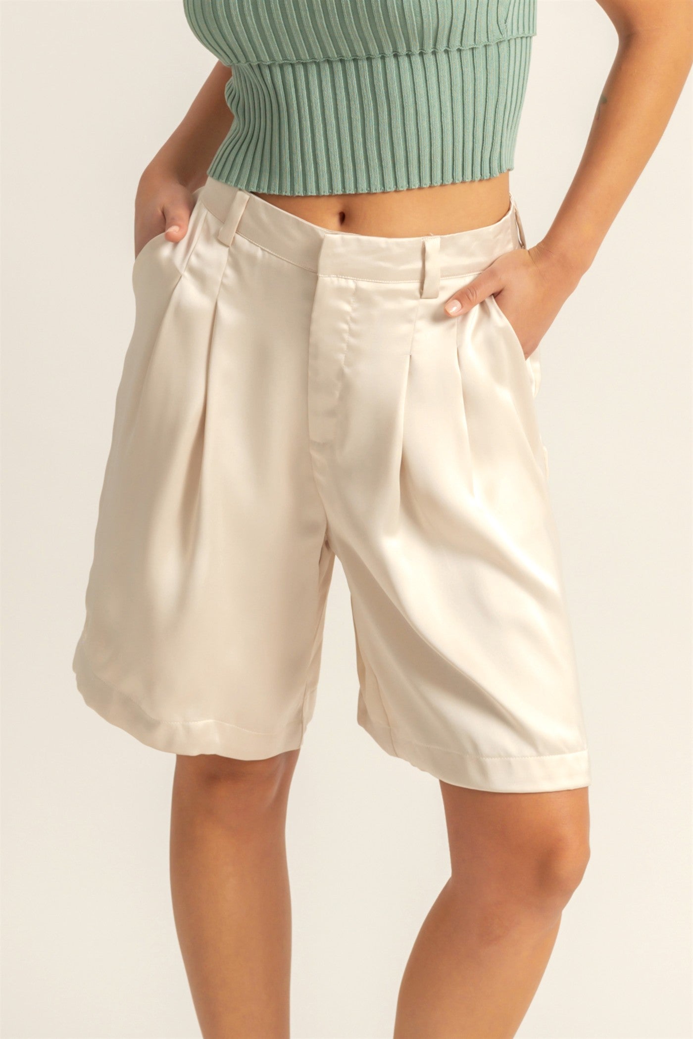 Wholesale High-Waist Pleated Satin Shorts Shorts DZ24E149 ALPACA DOUBLE ZERO
