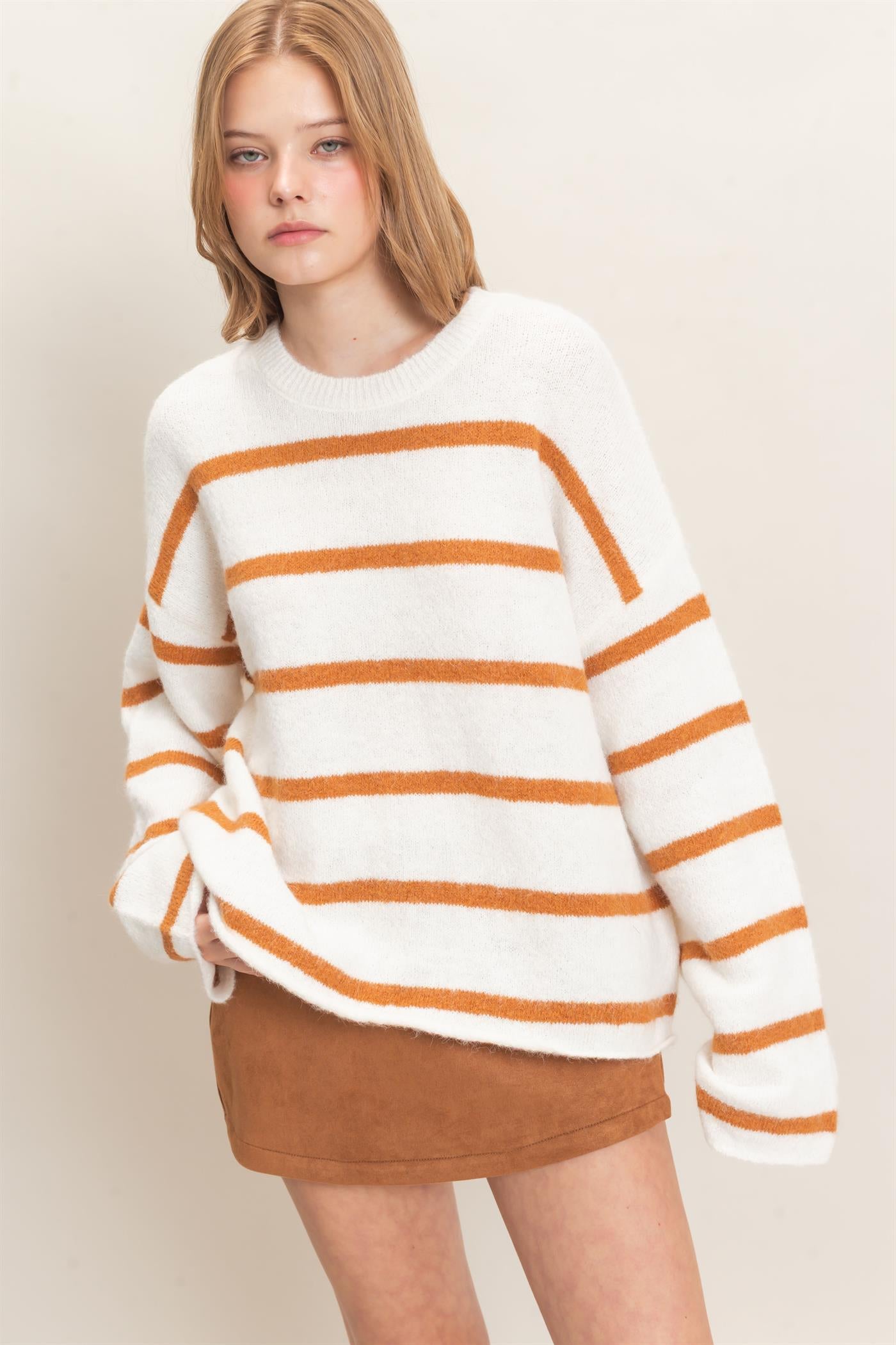 Wholesale Striped Crew Neck Sweater Sweaters HF26E894 CAMEL HYFVE
