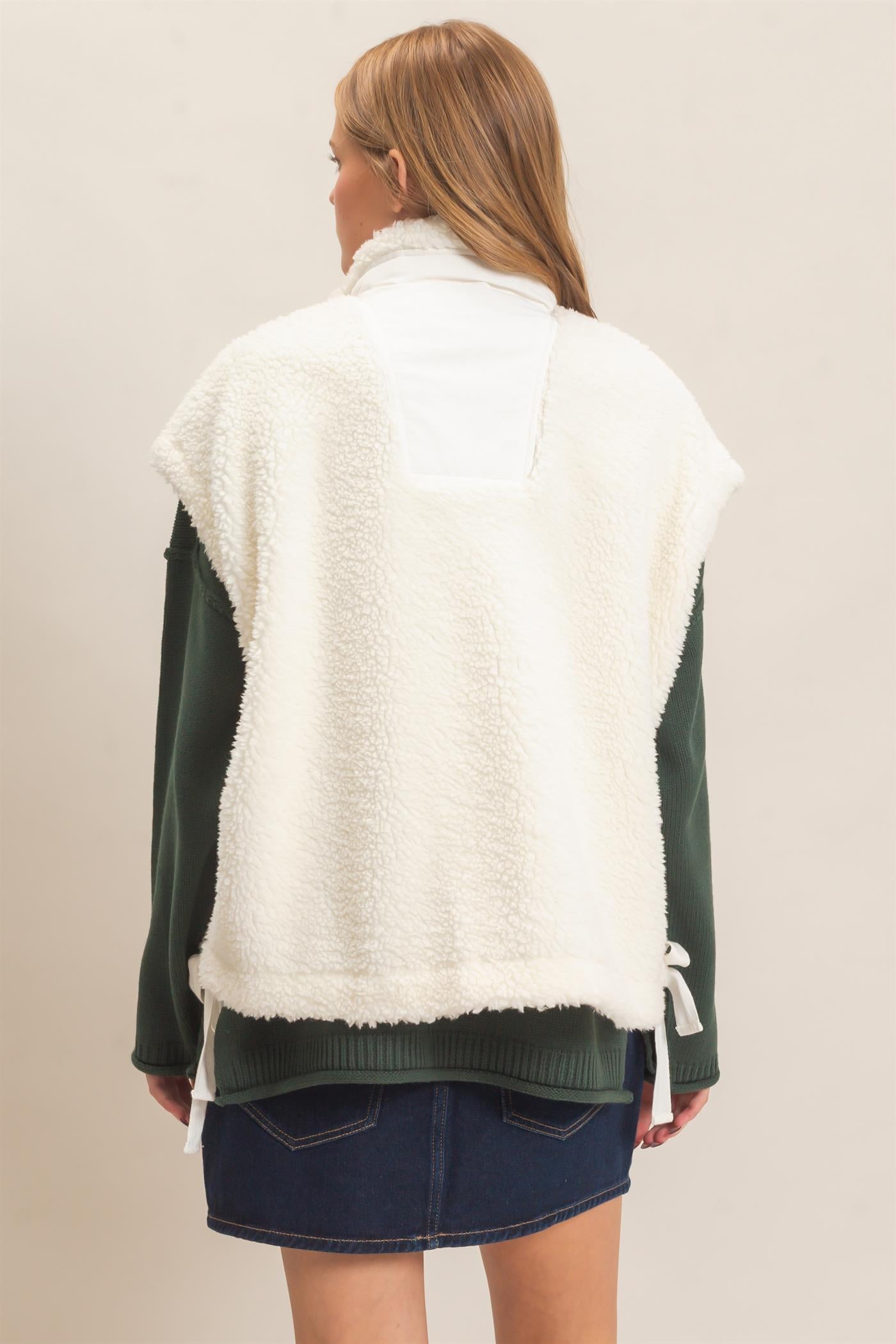 Wholesale Sherpa Vest With Snap Closure Outerwear HF26F131-D WHITE HYFVE