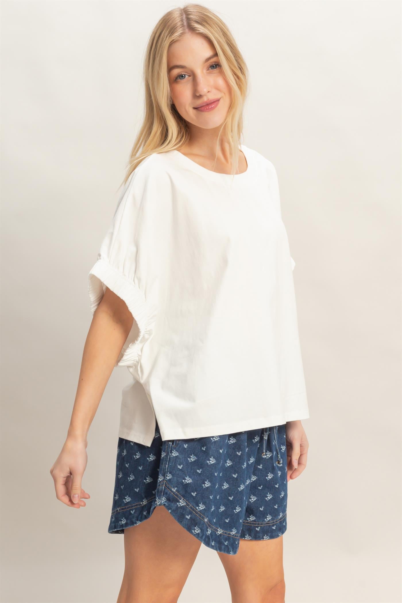 Wholesale Oversized Elastic Cuff Top T-Shirts HF26C082 OFF WHITE HYFVE