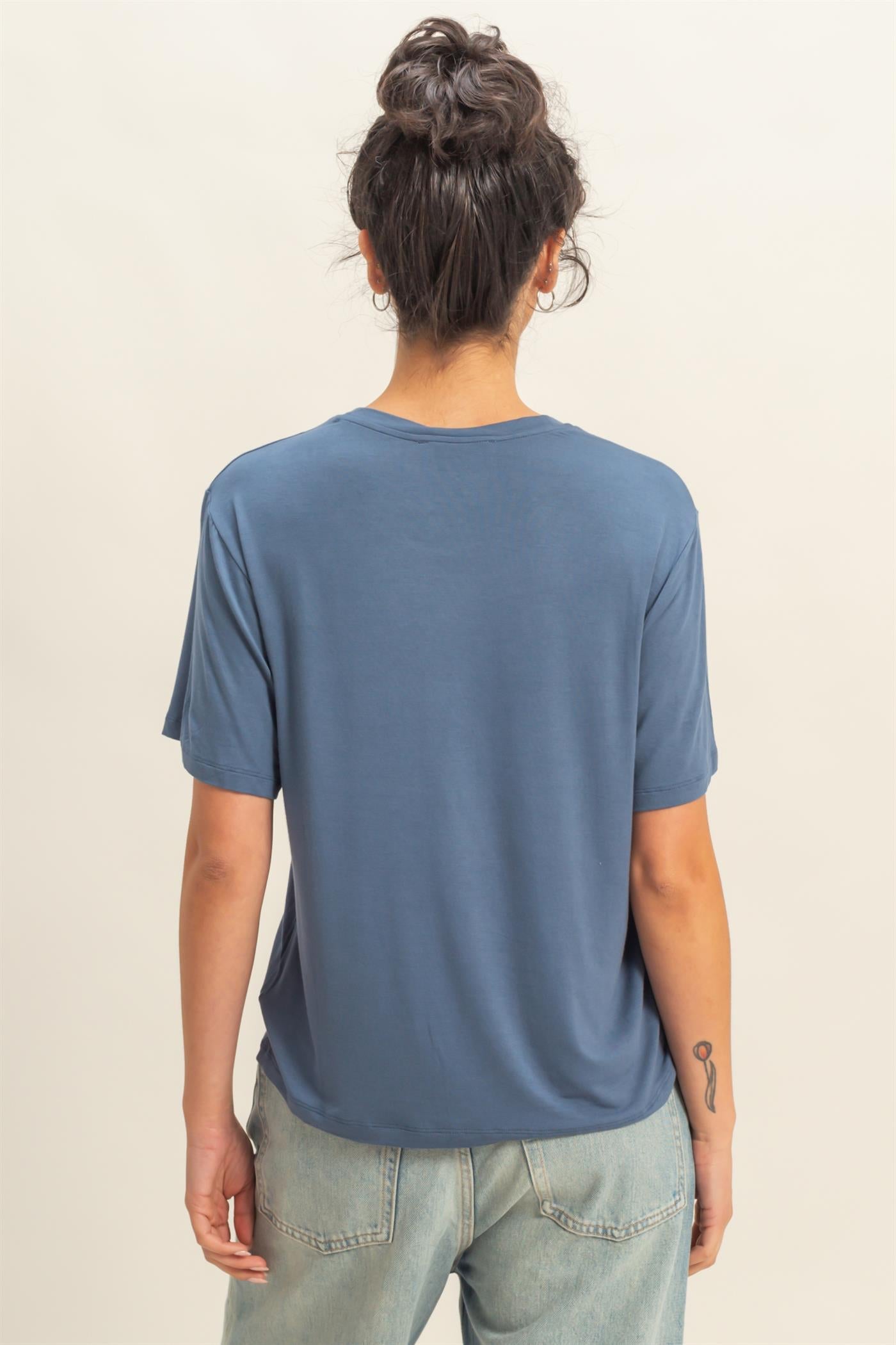 Wholesale Classic Crew Neck Short Sleeve Pocket Top T-Shirts DZ25C922 DUSTY NAVY DOUBLE ZERO