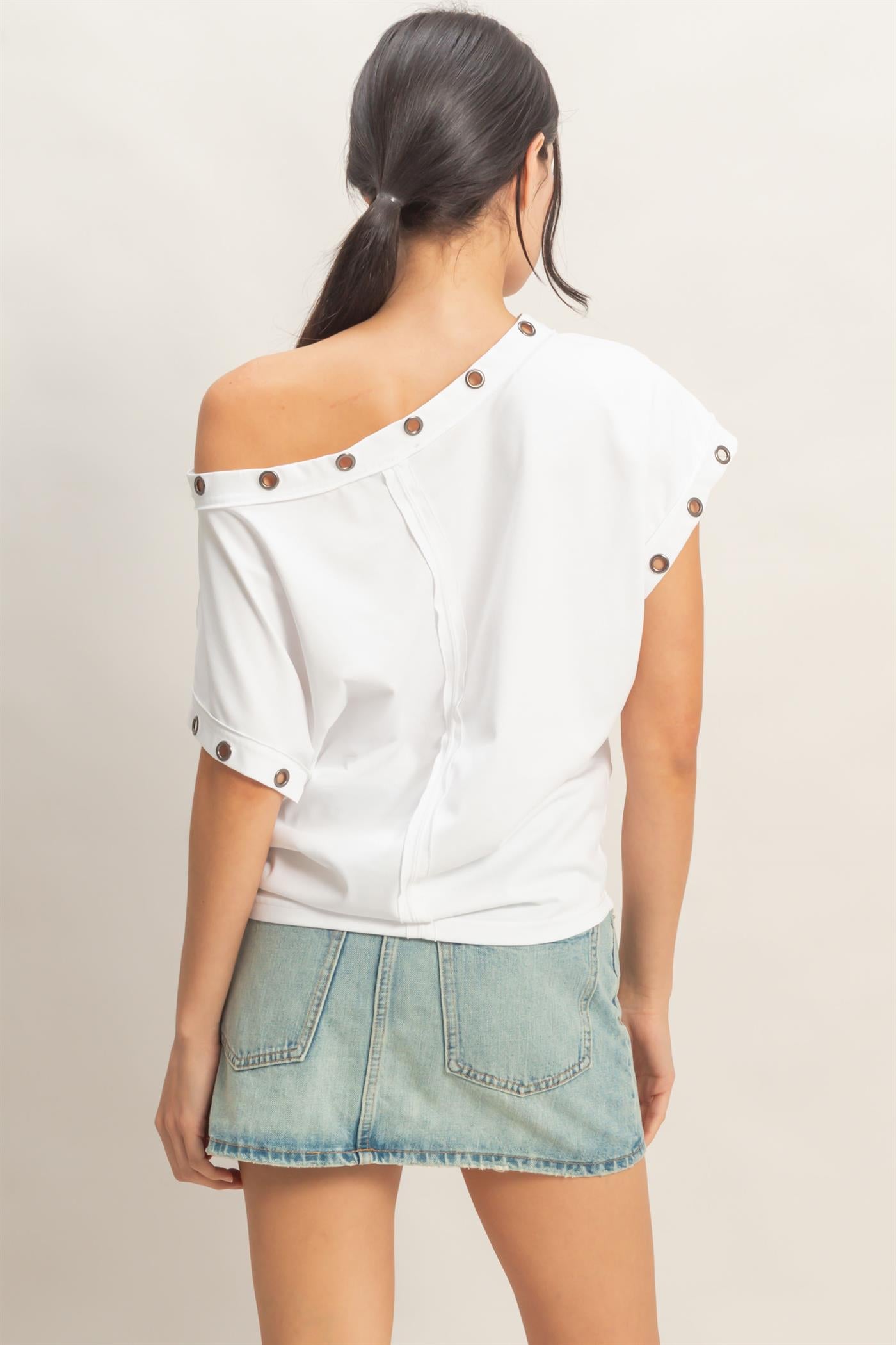 Wholesale Off Shoulder Top With Eyelets T-Shirts HF26E794 OFF WHITE HYFVE