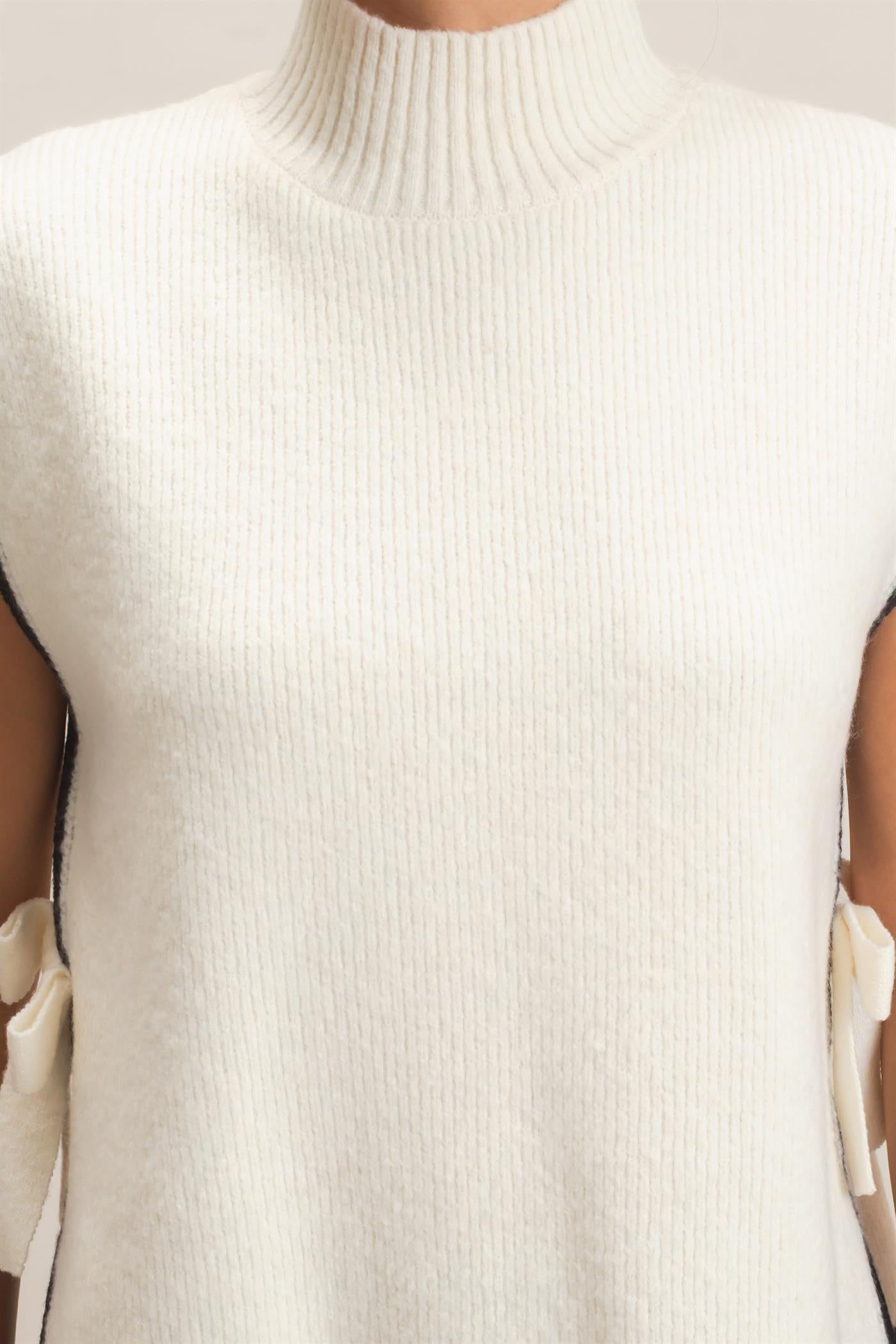 Wholesale High Neck Sweater Vest Sweaters HF26F137 CREAM HYFVE