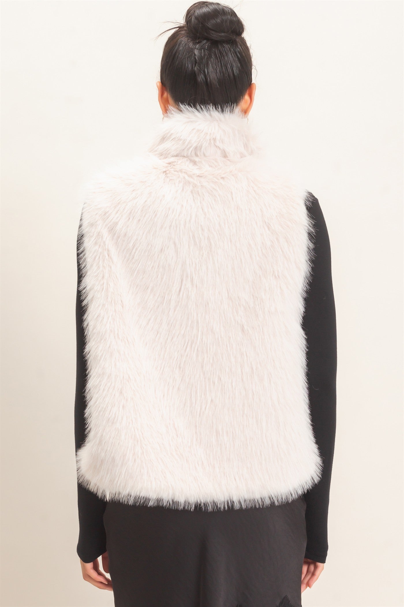Wholesale Faux Fur Zip-Up Outerwear Vest Vests HF26E532 CREAM HYFVE