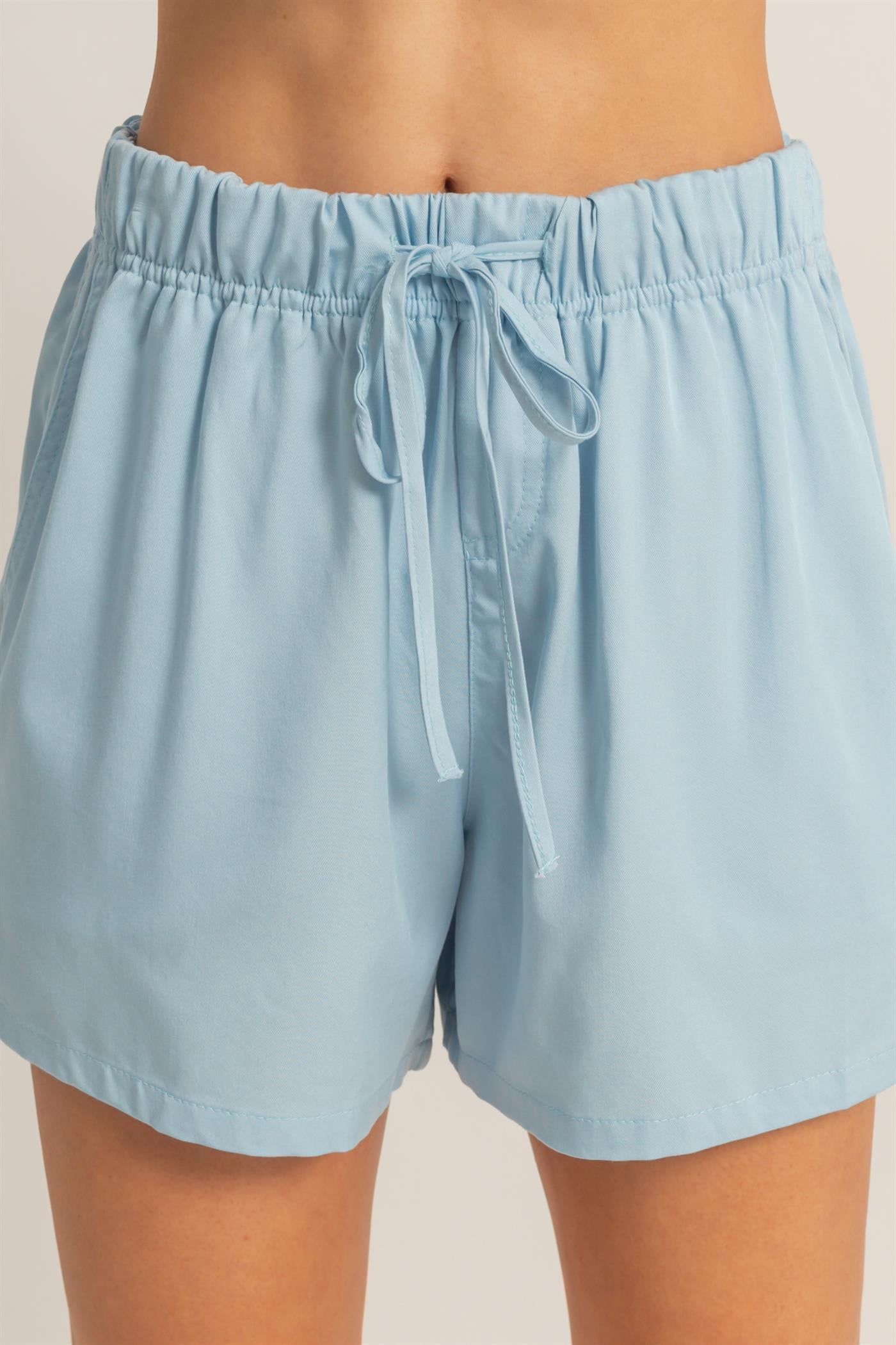 Wholesale Elastic Waist Drawstring Shorts Shorts HF26E428-D L.BLUE HYFVE
