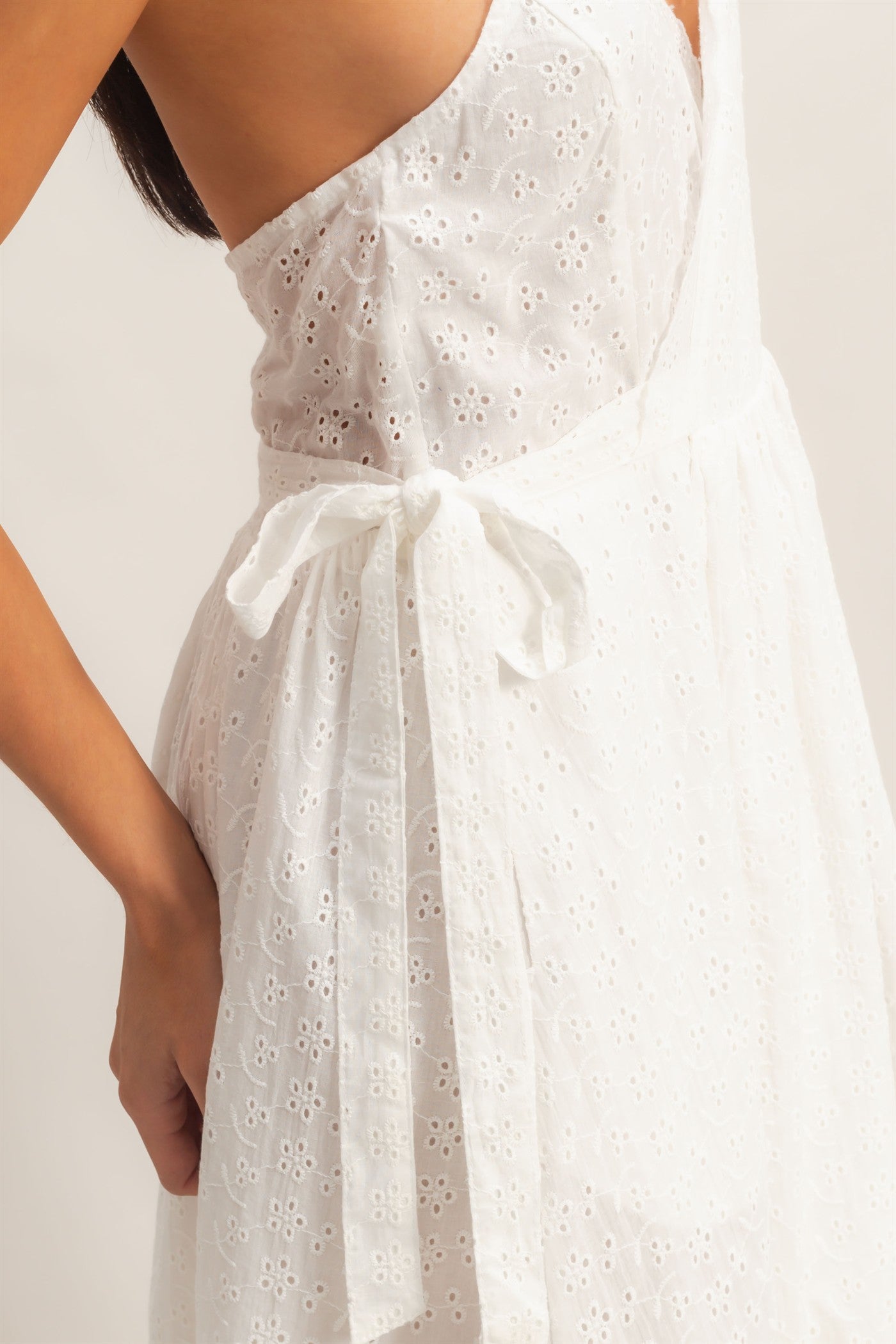 Wholesale Halter Neck Midi Dress Dresses HF26C895 WHITE HYFVE