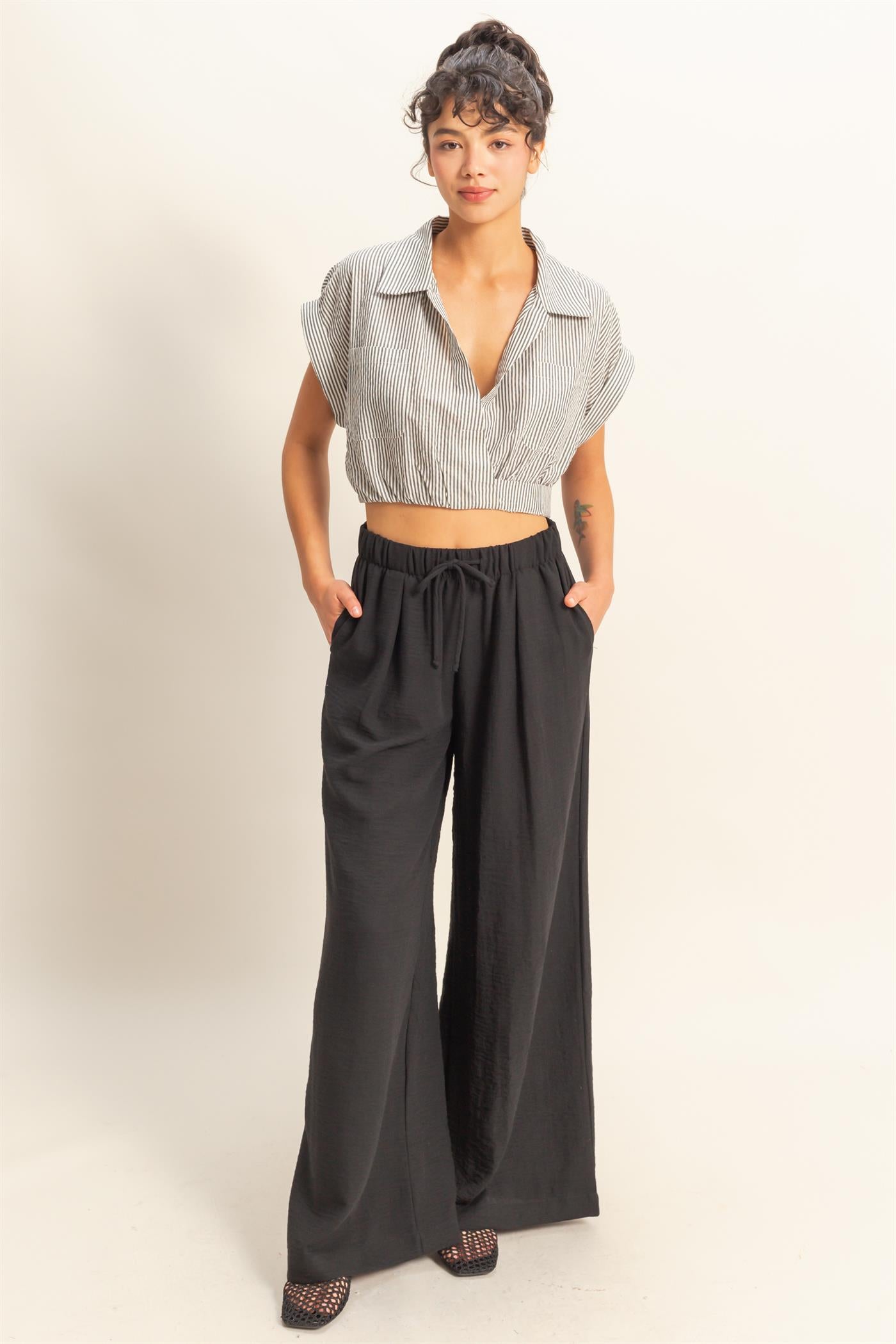 Wholesale Striped Short Sleeve Cropped Top Blouses DZ25C431 BLACK/WHITE DOUBLE ZERO