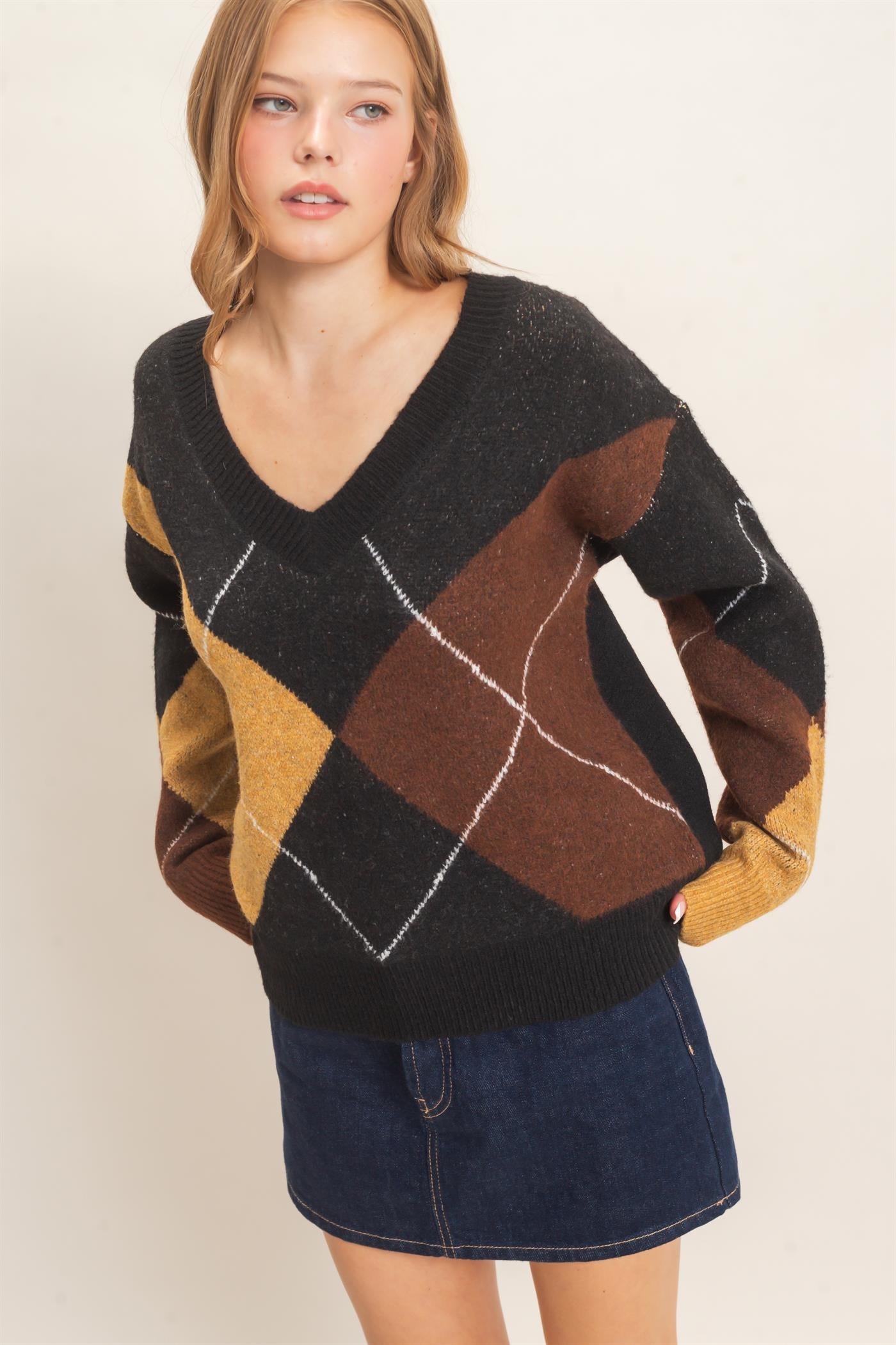Wholesale Argyle Pattern V-Neck Sweater Sweaters HF26E475 BLACK HYFVE