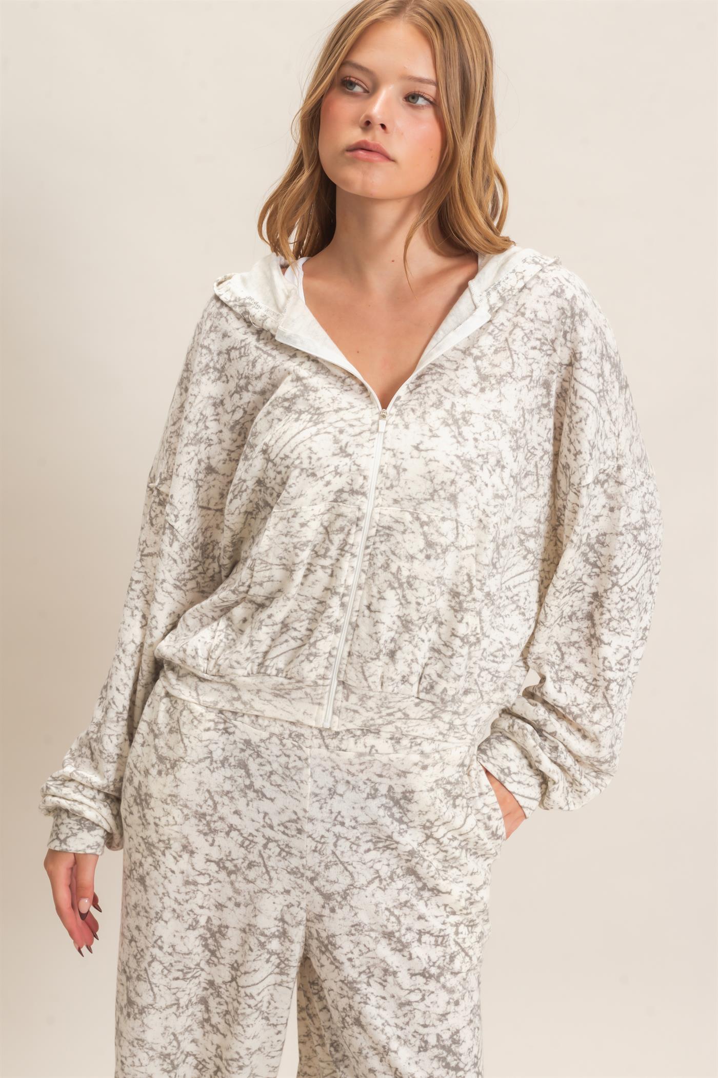 Wholesale Abstract Print Zip-Up Hoodie Hoodies HF26E735 CREAM HYFVE