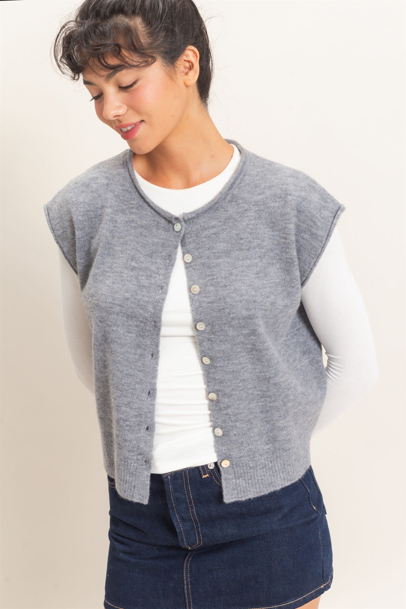 Wholesale Rolled Edge Button Front Sweater Vest Sweaters DZ26E239 HEATHER GRAY DOUBLE ZERO
