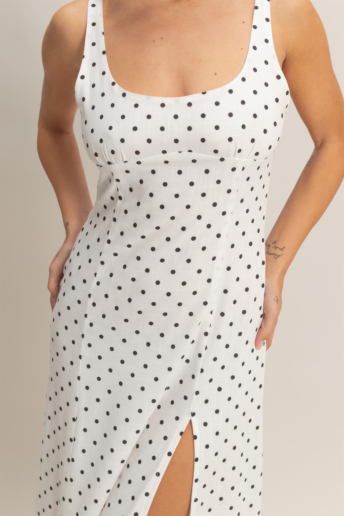 Wholesale Polka Dot Scoop Neck Midi Dress Dresses HF26C268-D WHITE HYFVE