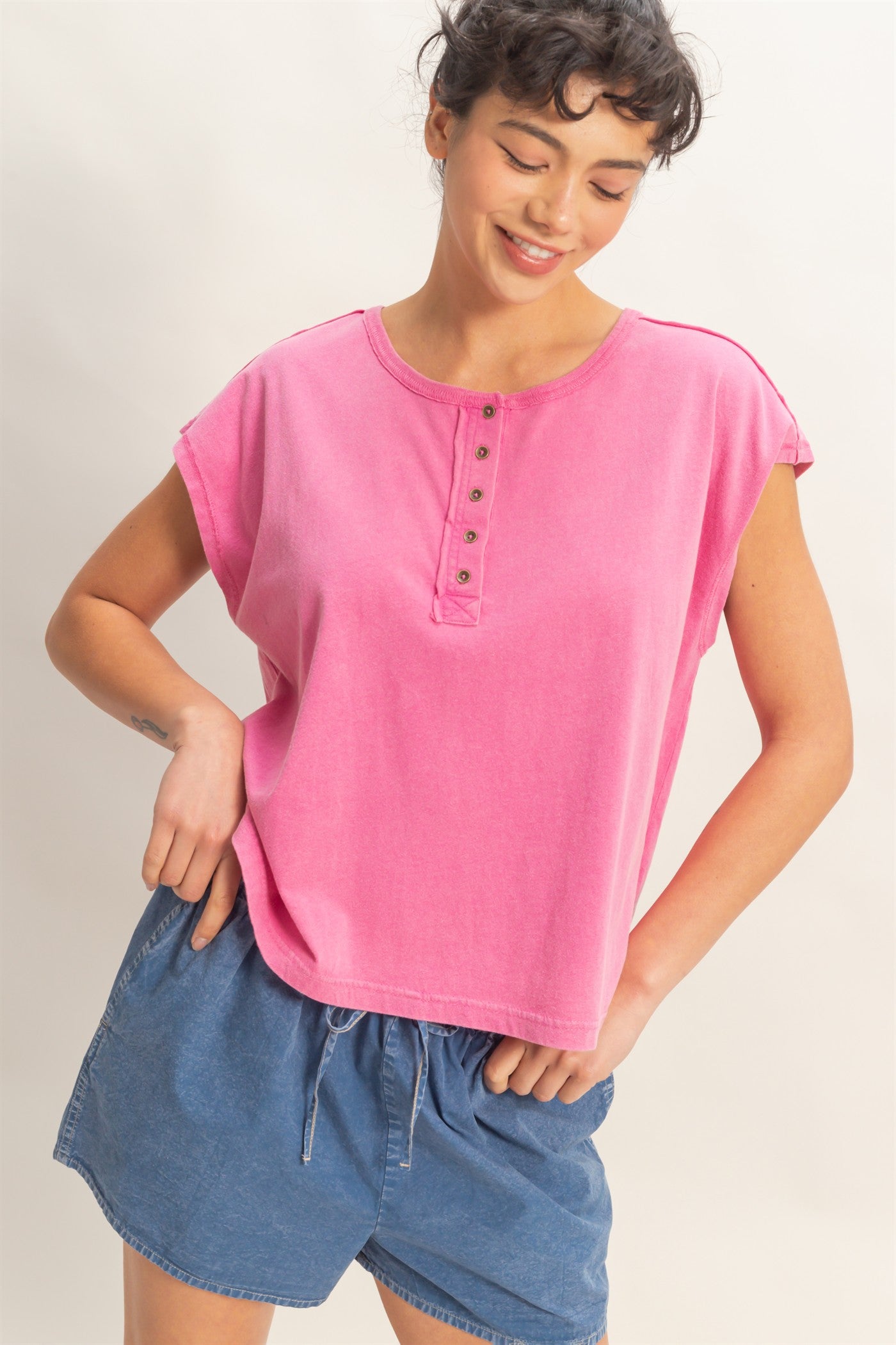 Wholesale Henley Neck Cap Sleeve Top Clothing Tops DZ26E279 FUCHSIA DOUBLE ZERO