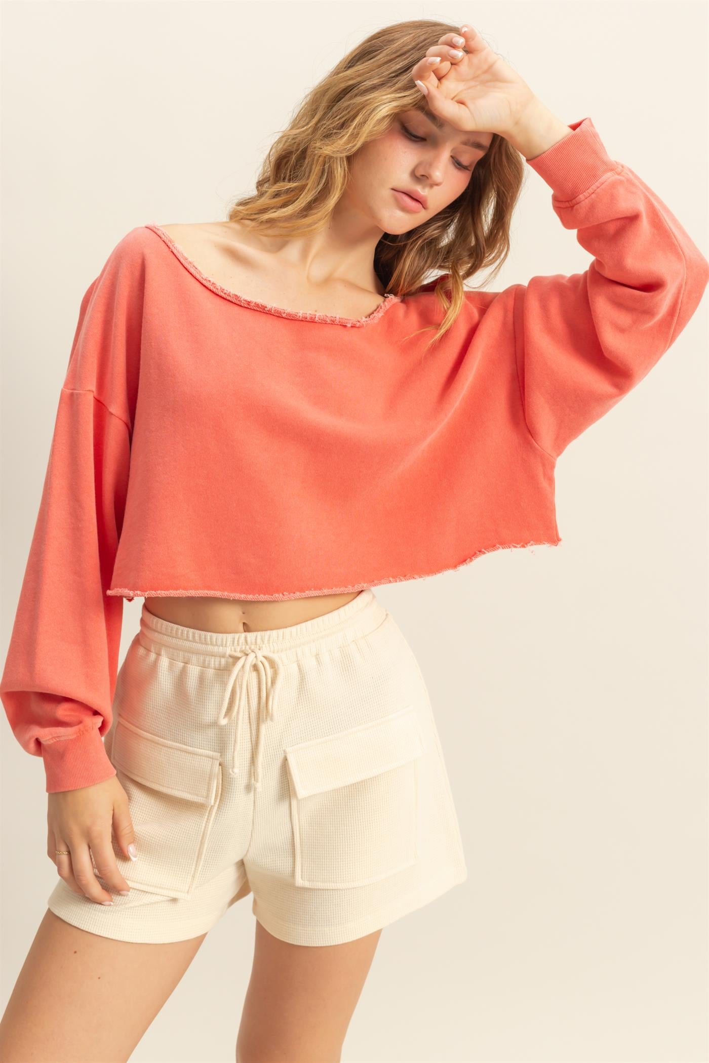 Wholesale Frayed Detail Long Sleeve Crop Top Sweatshirts DZ25A776 CORAL DOUBLE ZERO
